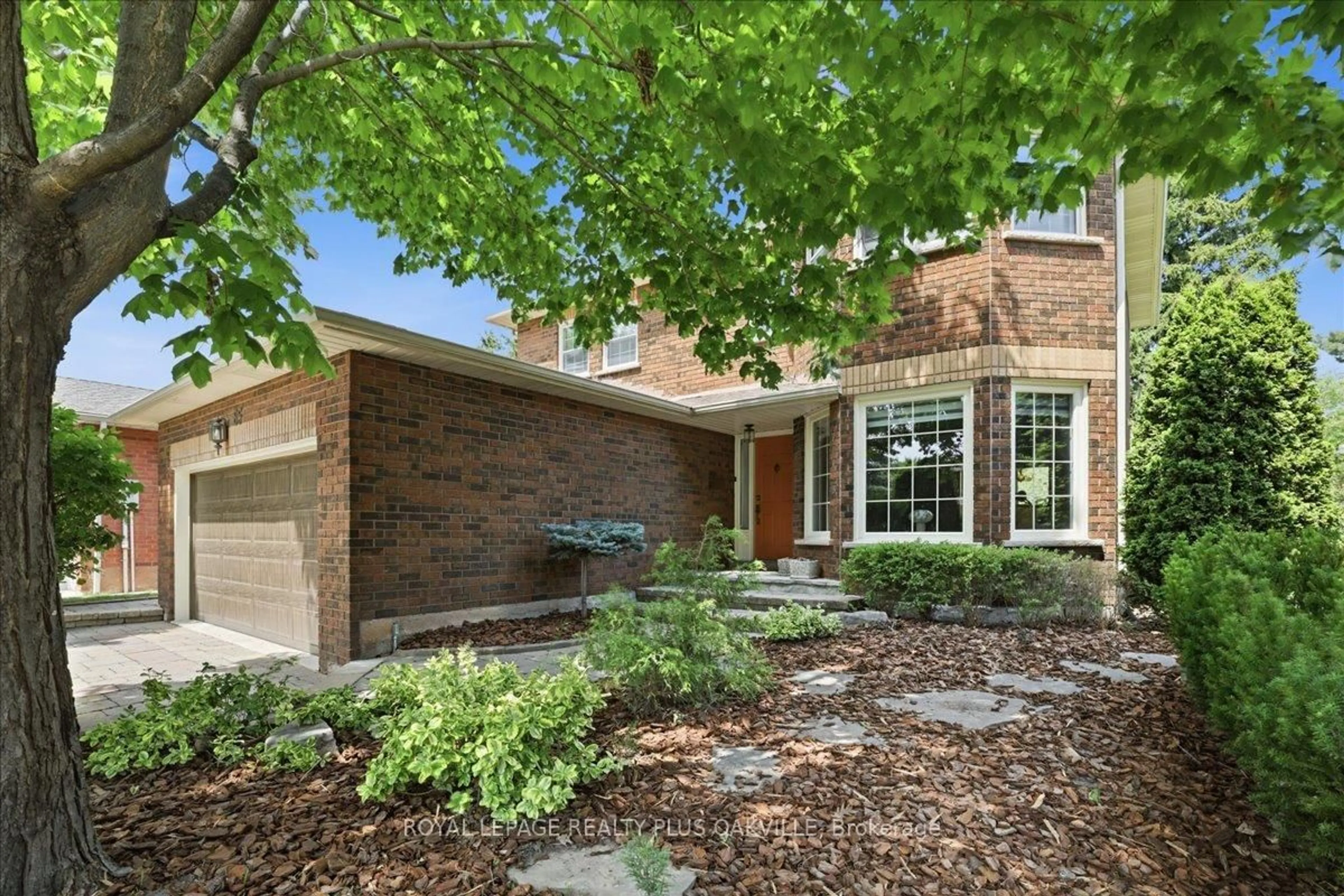 Home with brick exterior material, street for 85 Stevenson Rd, Oakville Ontario L6L 6H4