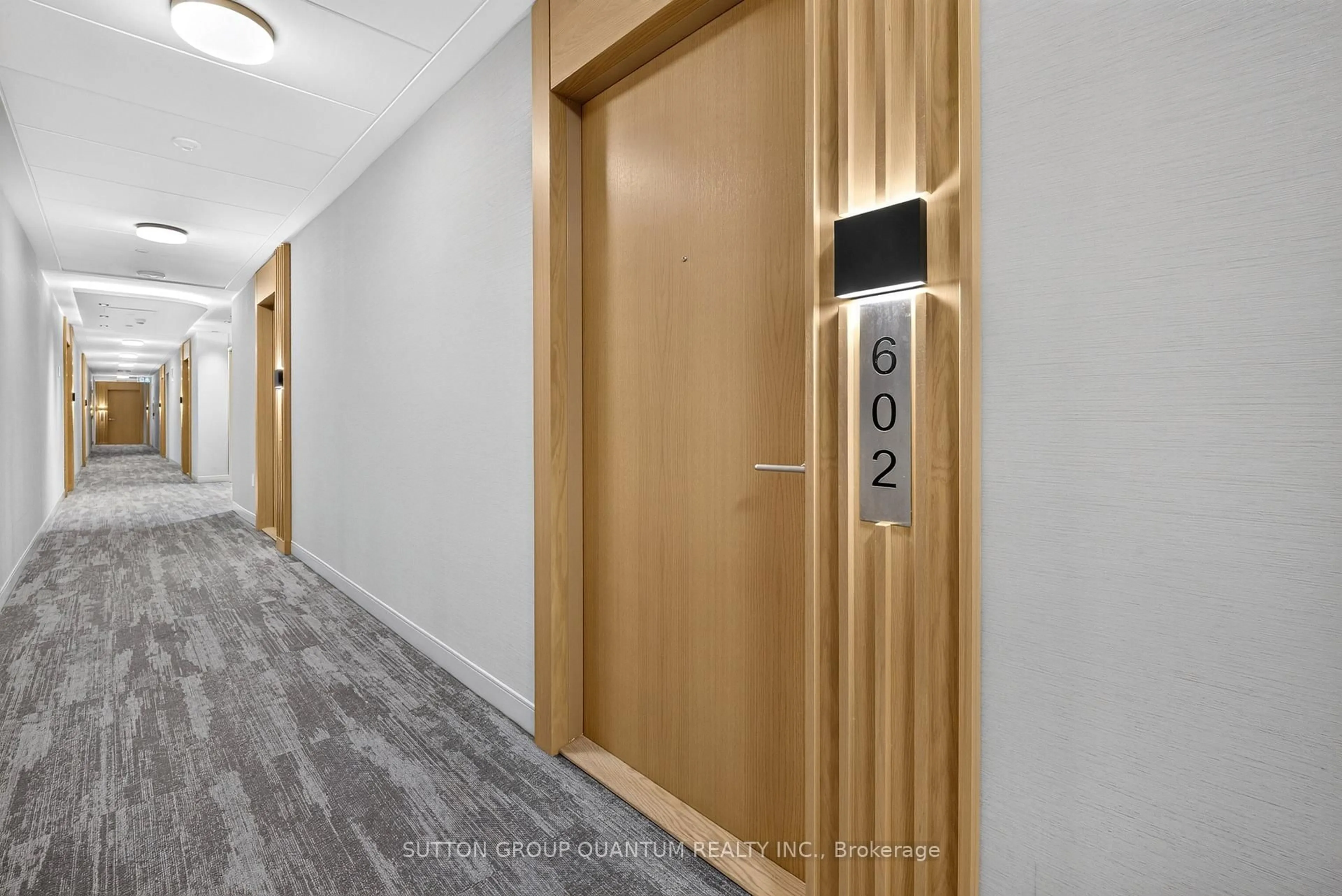 Indoor foyer for 65 Annie Craig Dr #602, Toronto Ontario M8V 0G3
