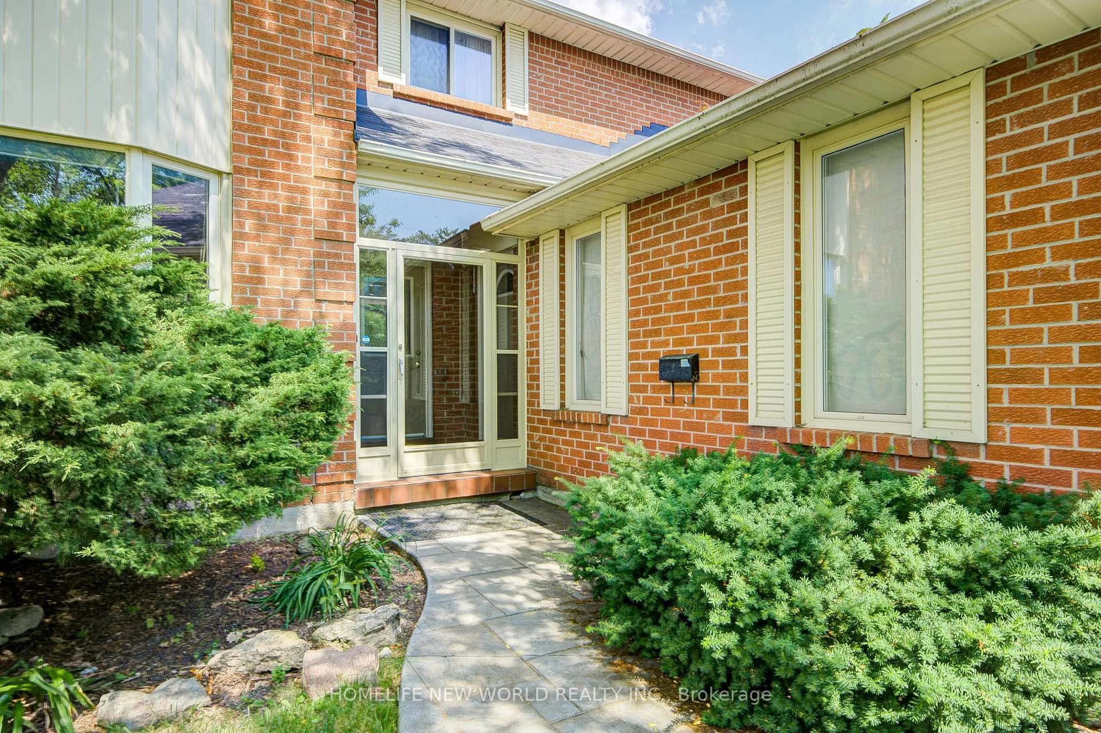 Home with brick exterior material, street for 4468 Beacon Lane, Mississauga Ontario L5C 4K9
