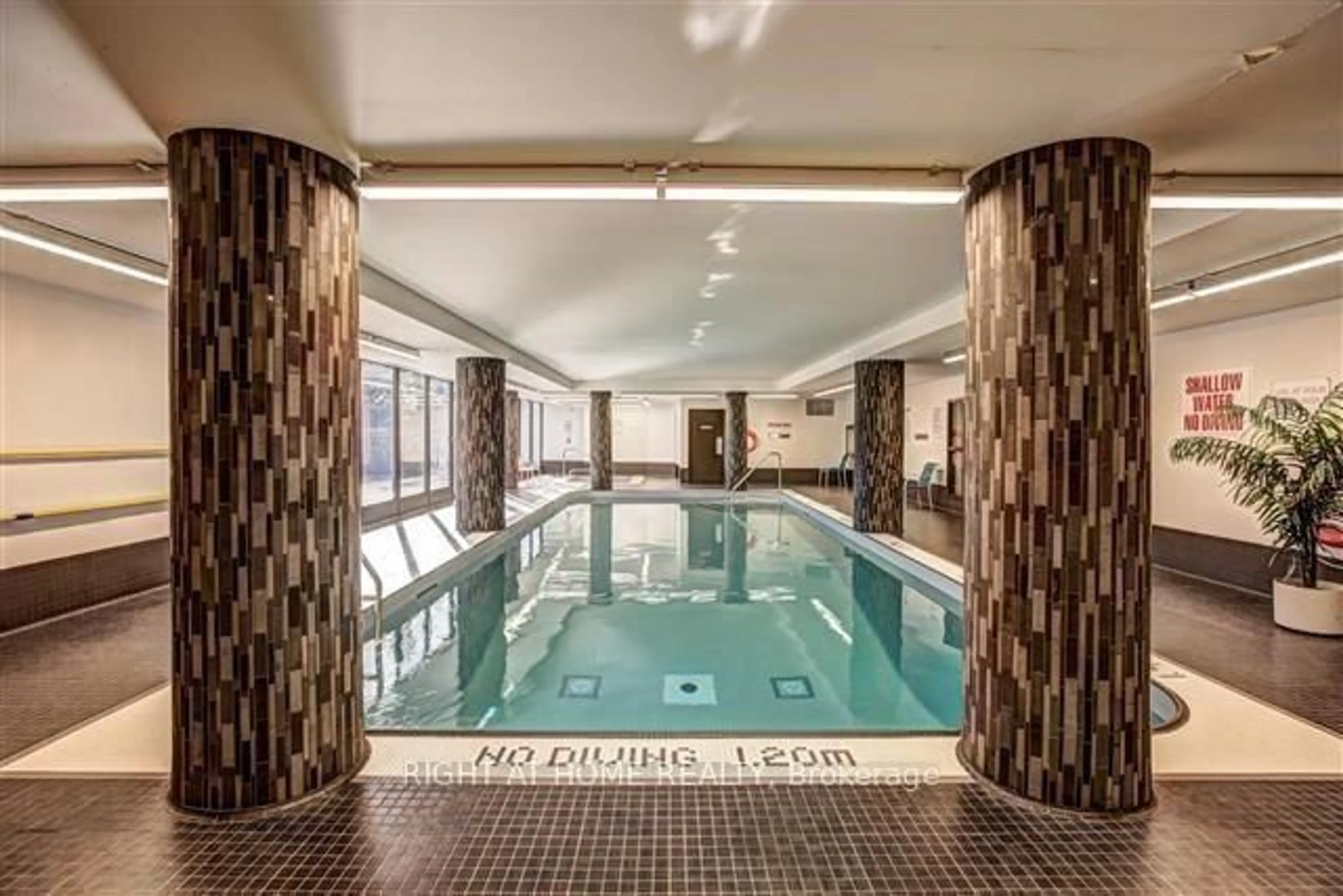 Pool for 350 Webb Dr #1807, Mississauga Ontario L5B 3W4