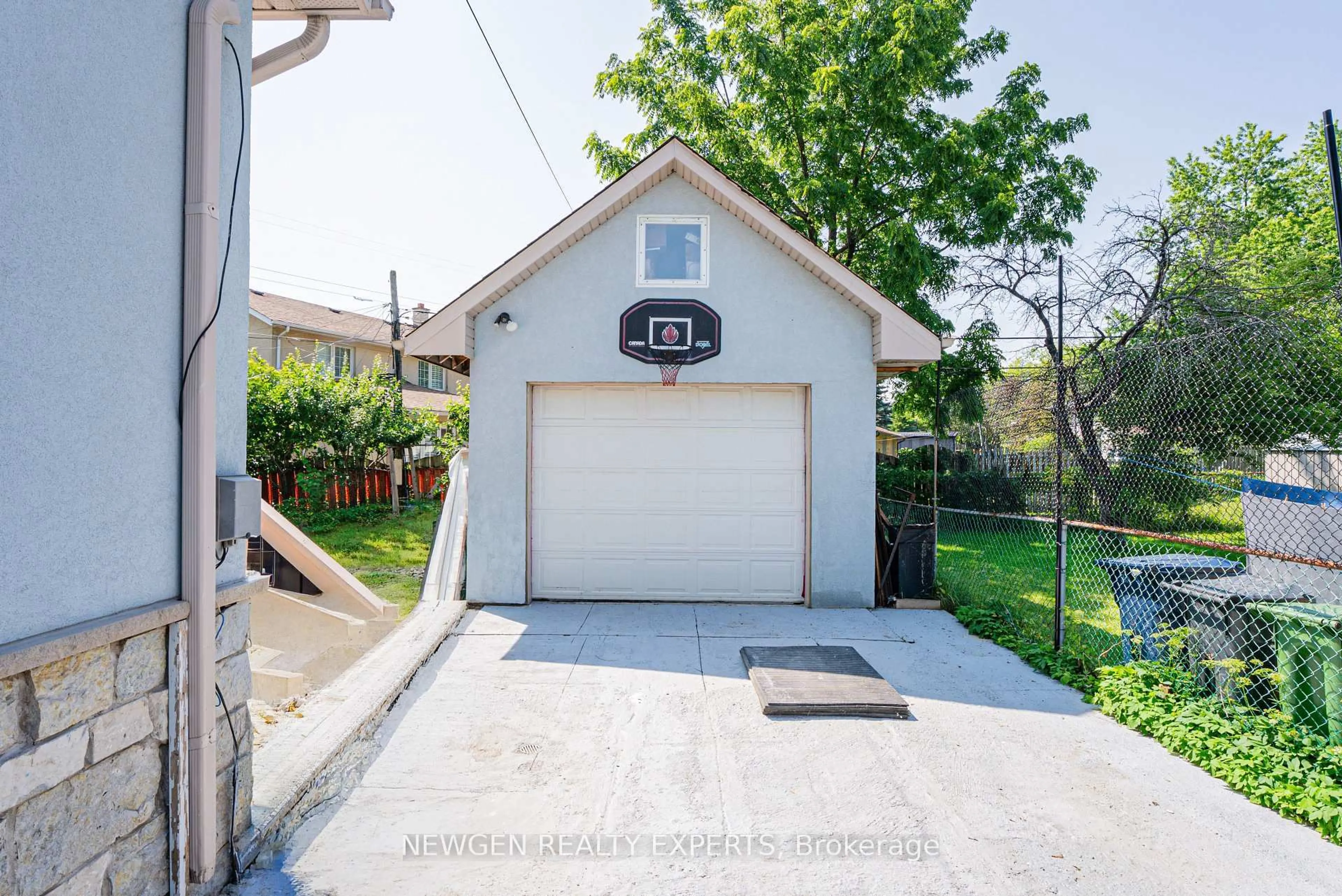 Unknown for 11 Benway Dr, Toronto Ontario M9W 1Z2