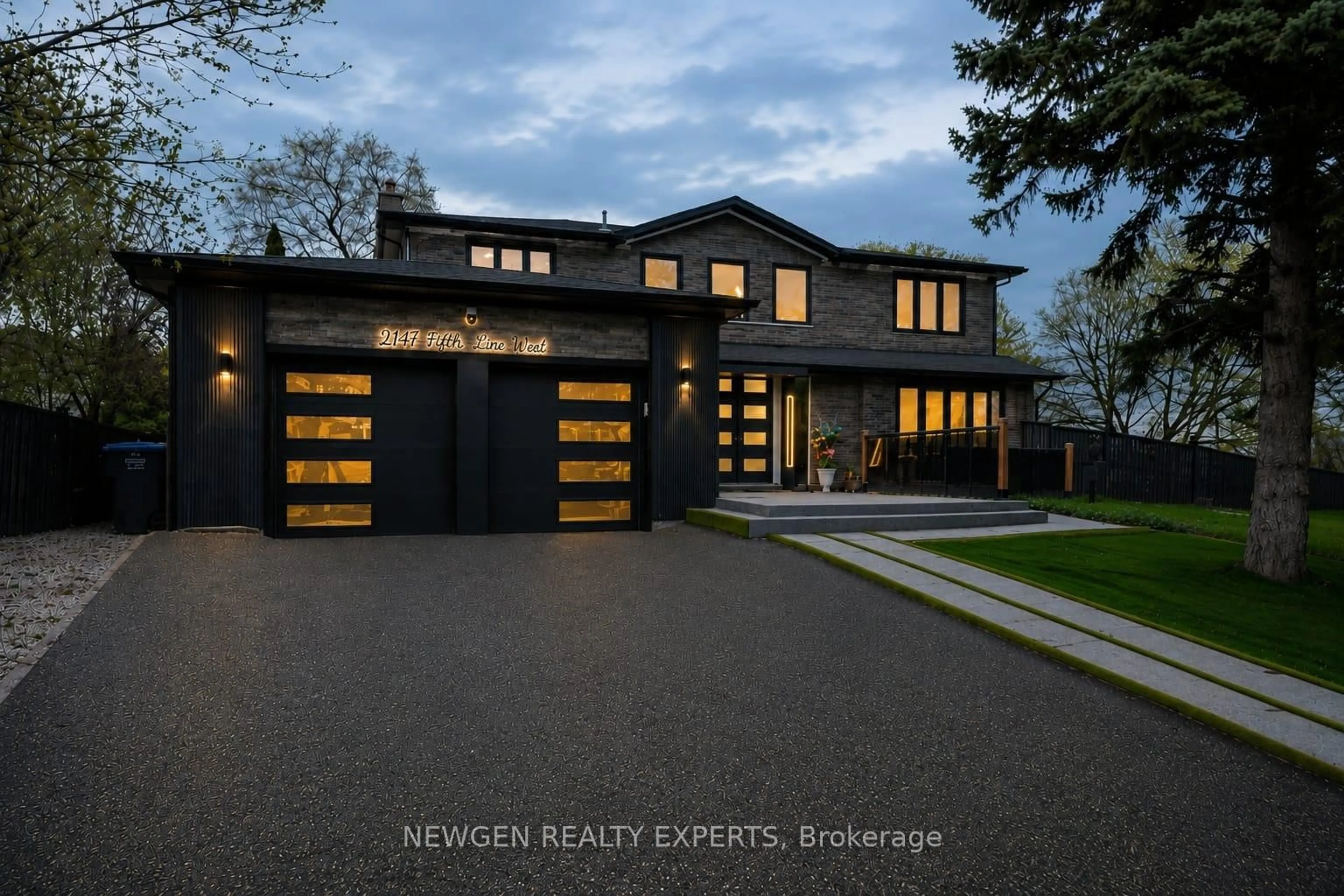 Home with brick exterior material, street for 2147 Fifth Line, Mississauga Ontario L5K 2K3