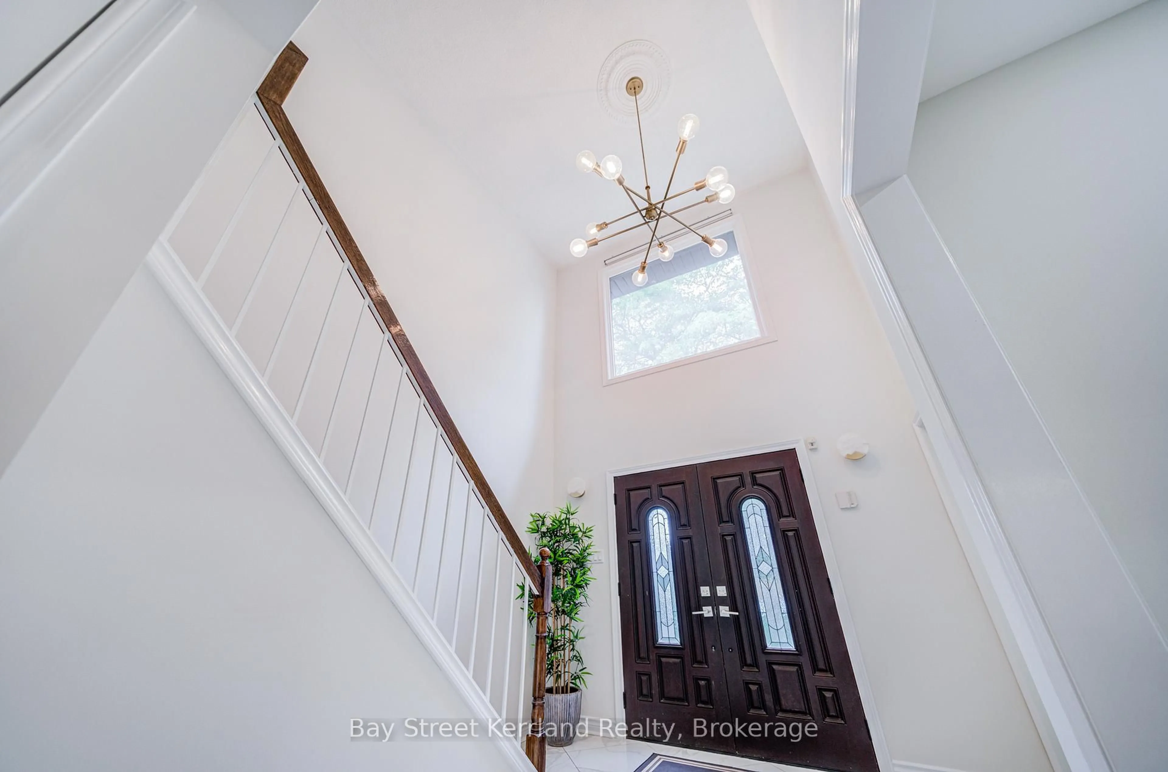 Indoor entryway for 4143 Jefton Cres, Mississauga Ontario L5L 1Z2