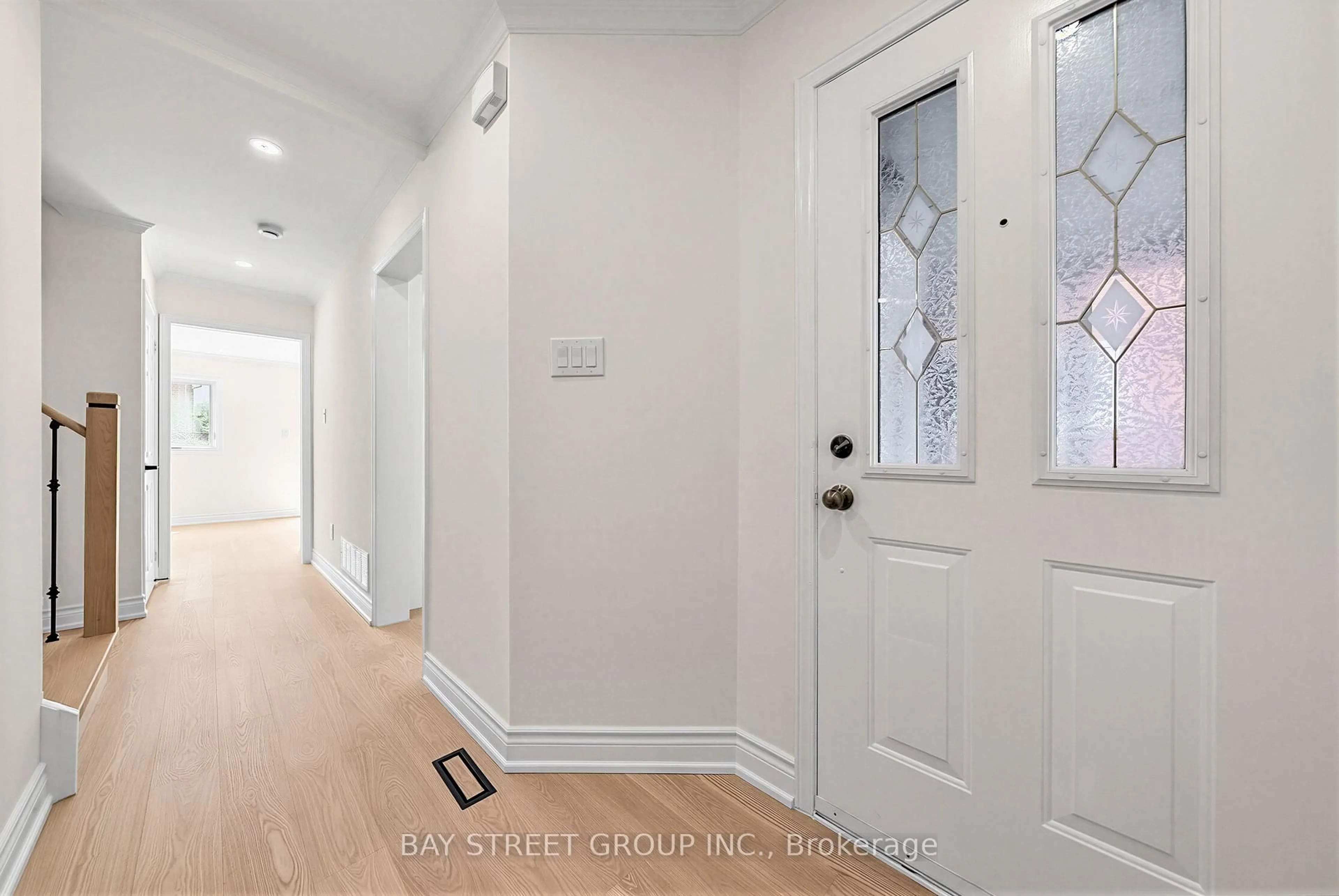 Indoor entryway for 5450 Antrex Cres, Mississauga Ontario L4Z 3T7
