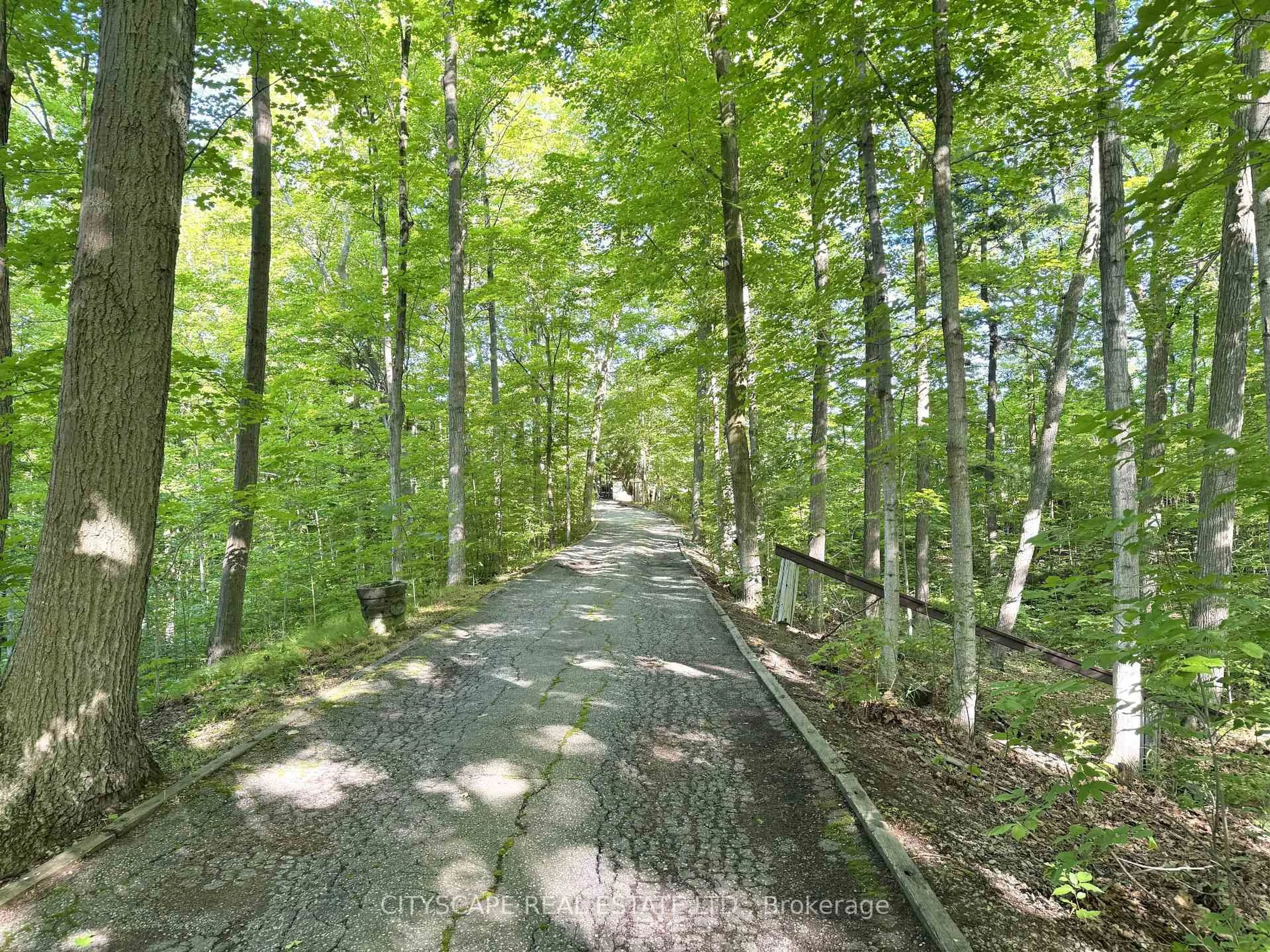 Unknown for 2194 Lower Base Line, Oakville Ontario L6M 4G1