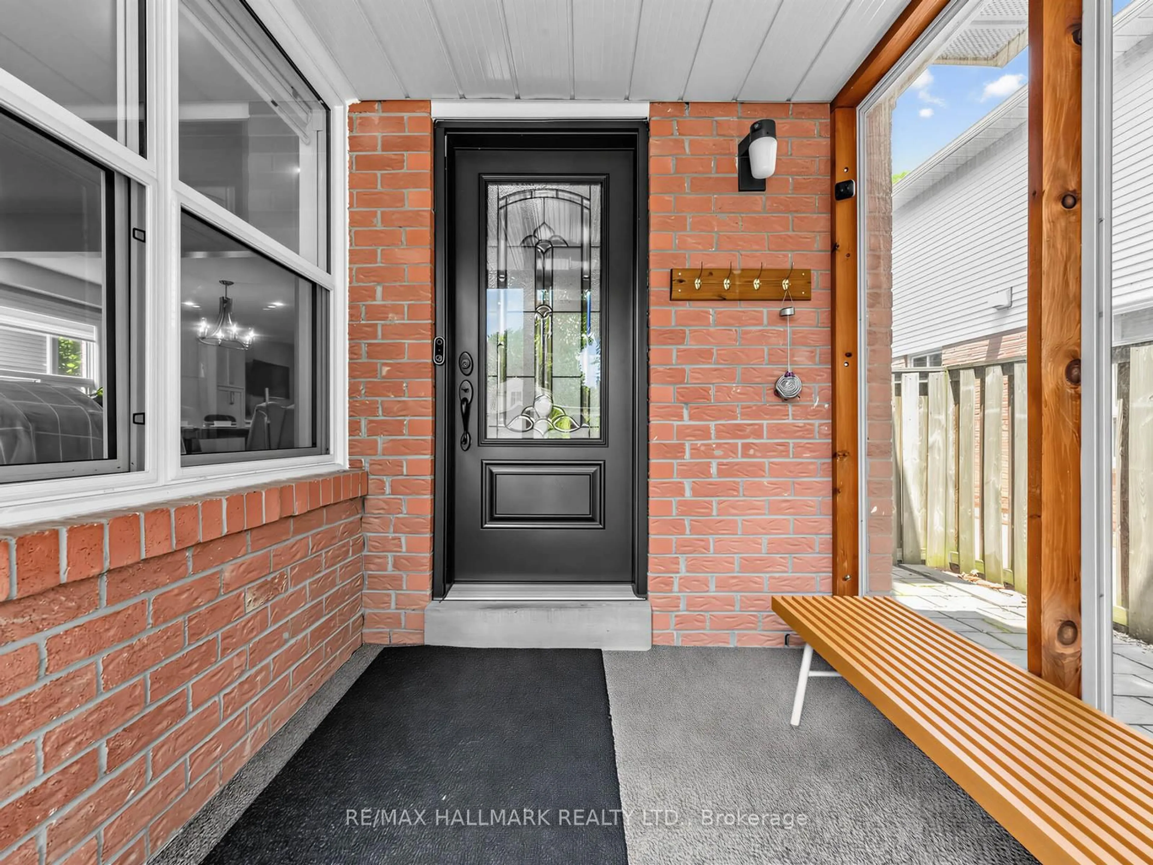 Indoor entryway for 2977 Keynes Cres, Mississauga Ontario L5N 2Z9