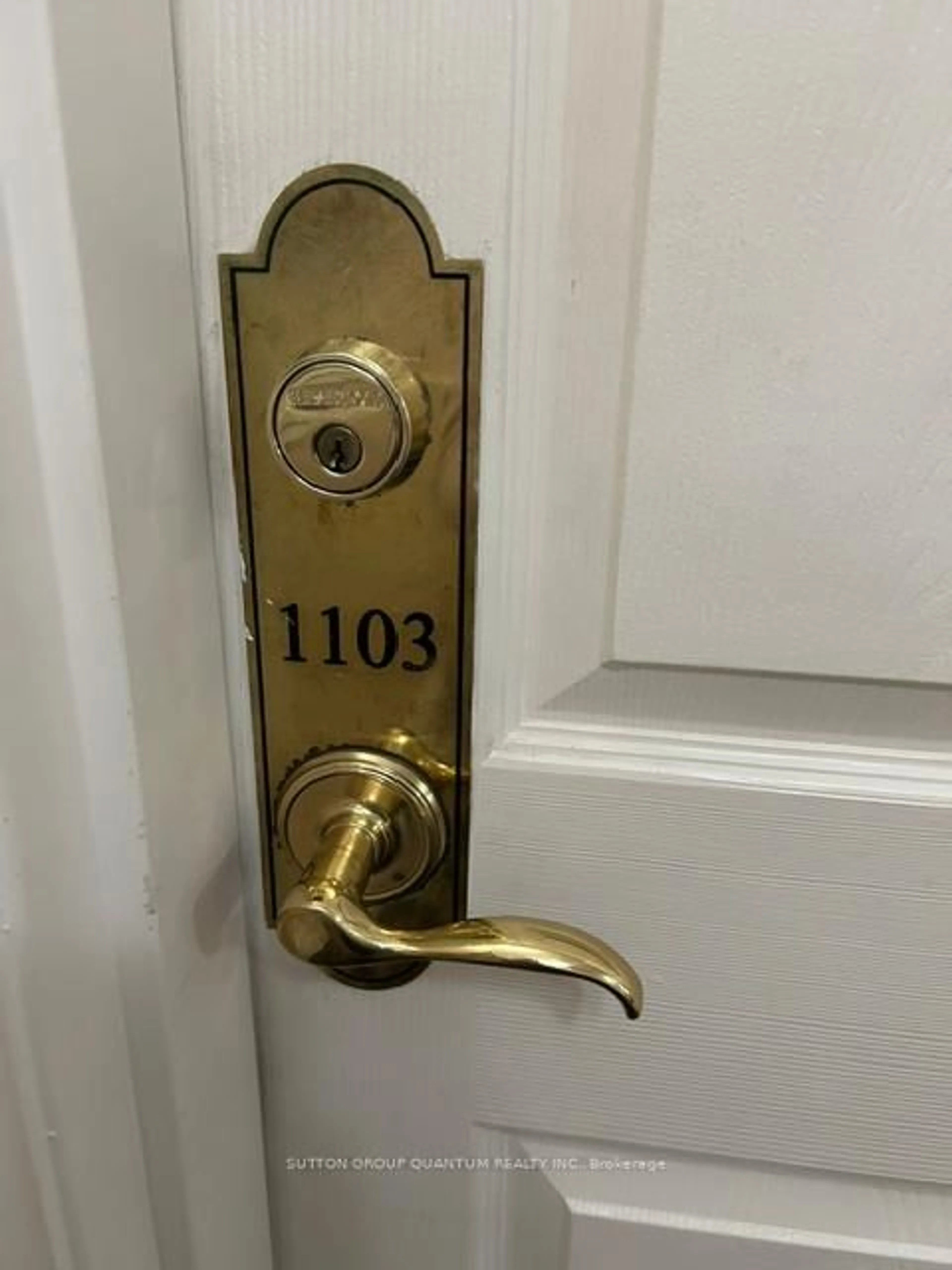 Indoor entryway for 350 Princess Royal Dr #1103, Mississauga Ontario L5B 4N1