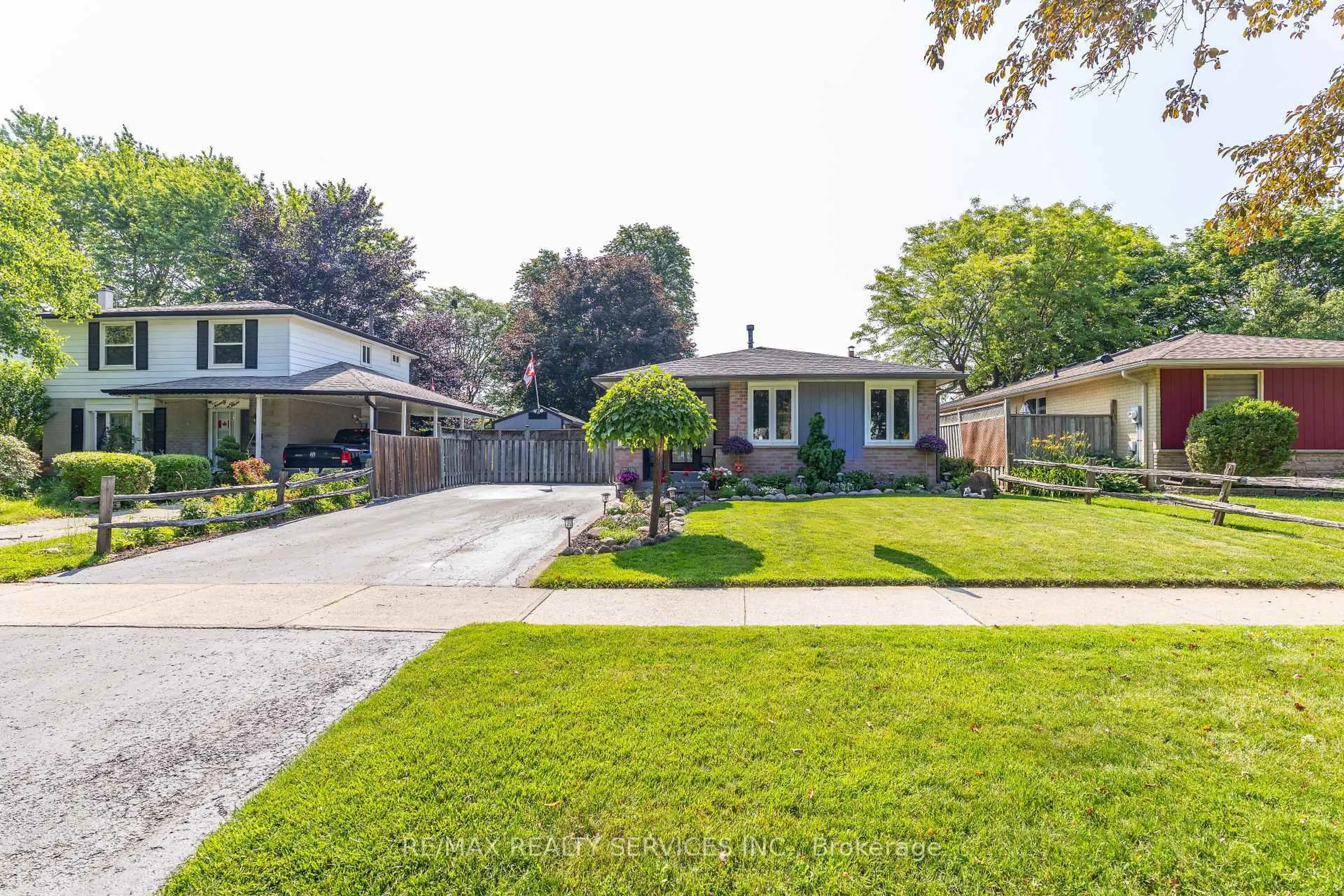 A pic from outside/outdoor area/front of a property/back of a property/a pic from drone, street for 21 Herkley Dr, Brampton Ontario L6V 2E7