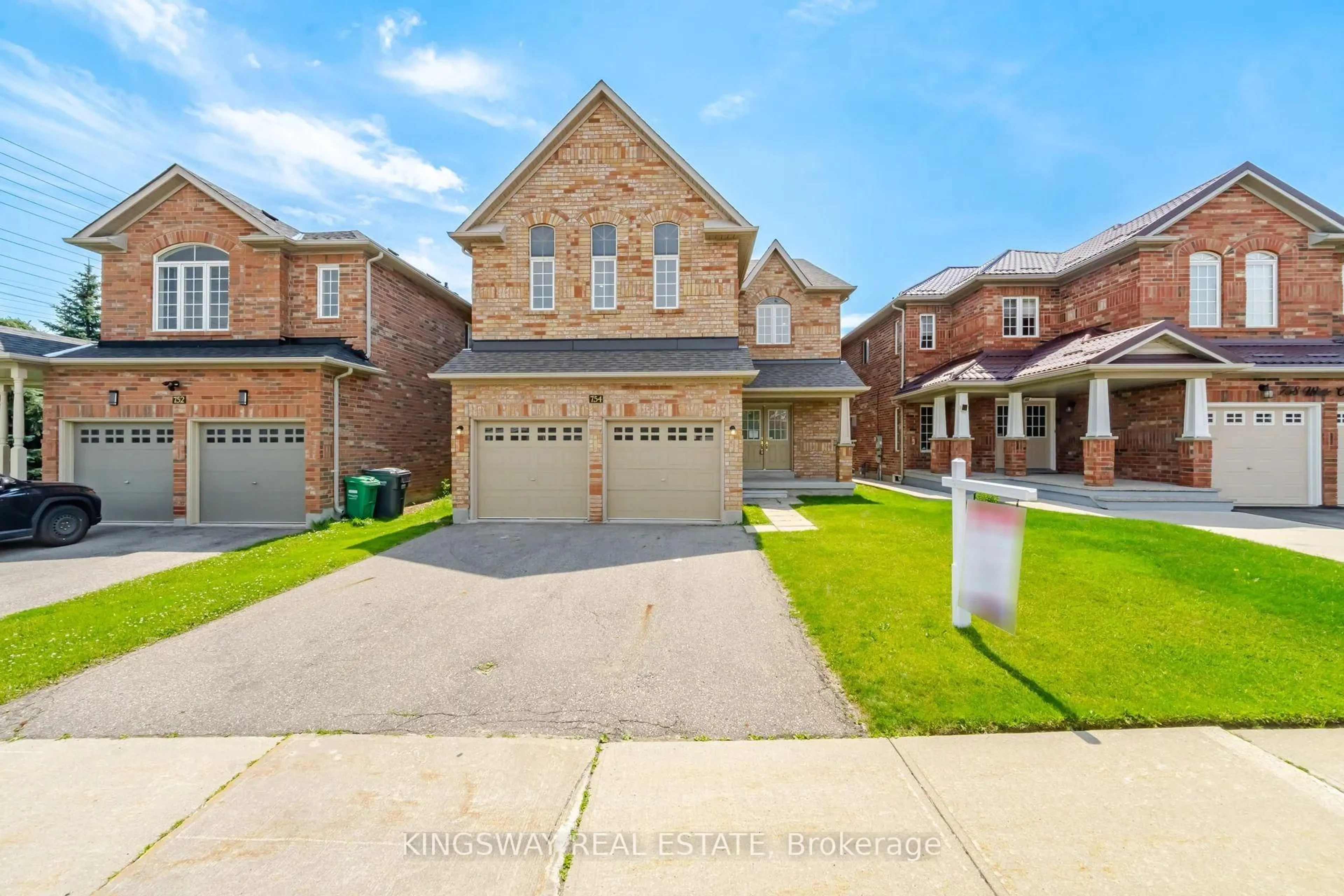 Home with brick exterior material, street for 754 White Clover Way, Mississauga Ontario L5V 3B8