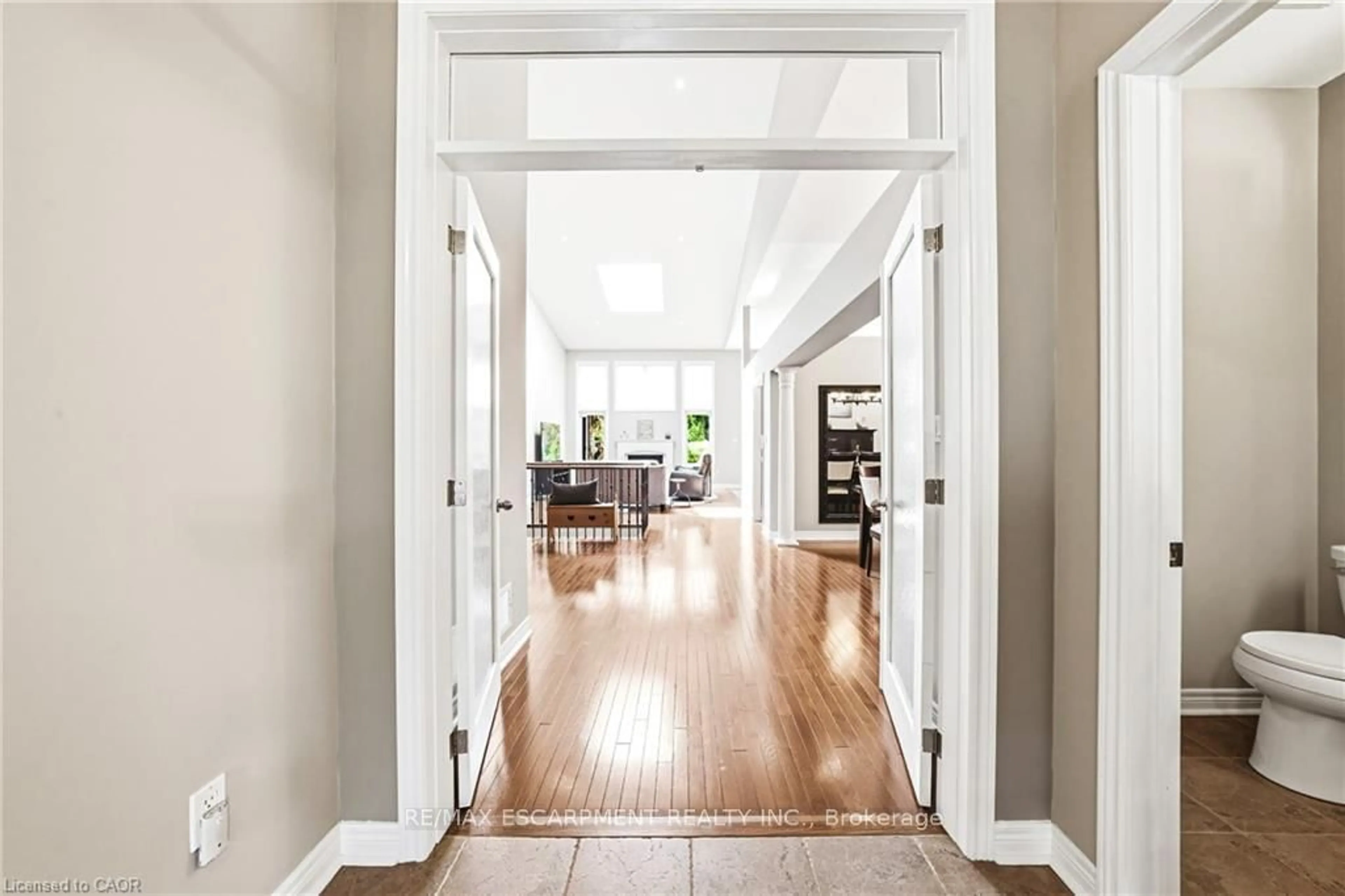 Indoor entryway for 2178 Berwick Dr, Burlington Ontario L7M 5C2