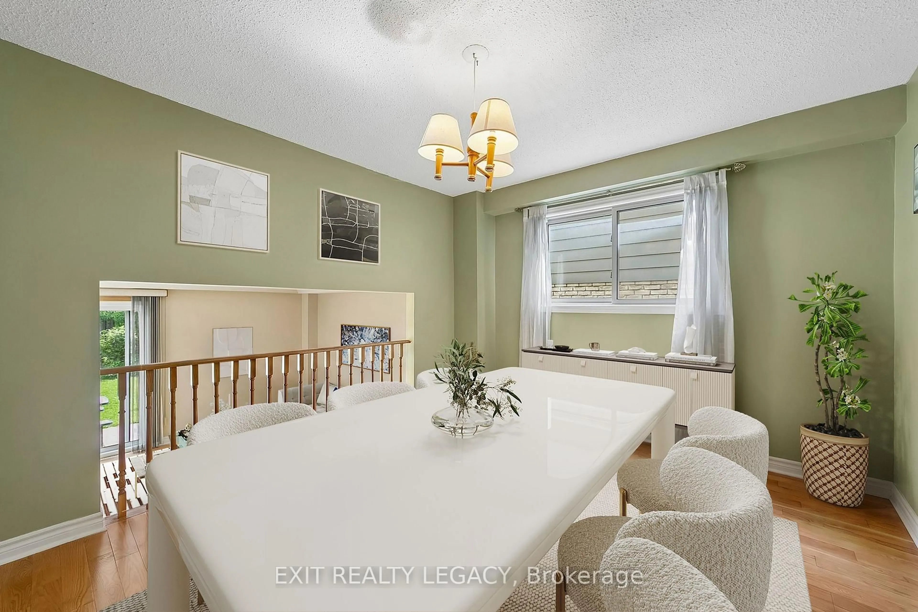 Dining room, unknown for 4051 Pavillion Crt, Mississauga Ontario L5B 2V9