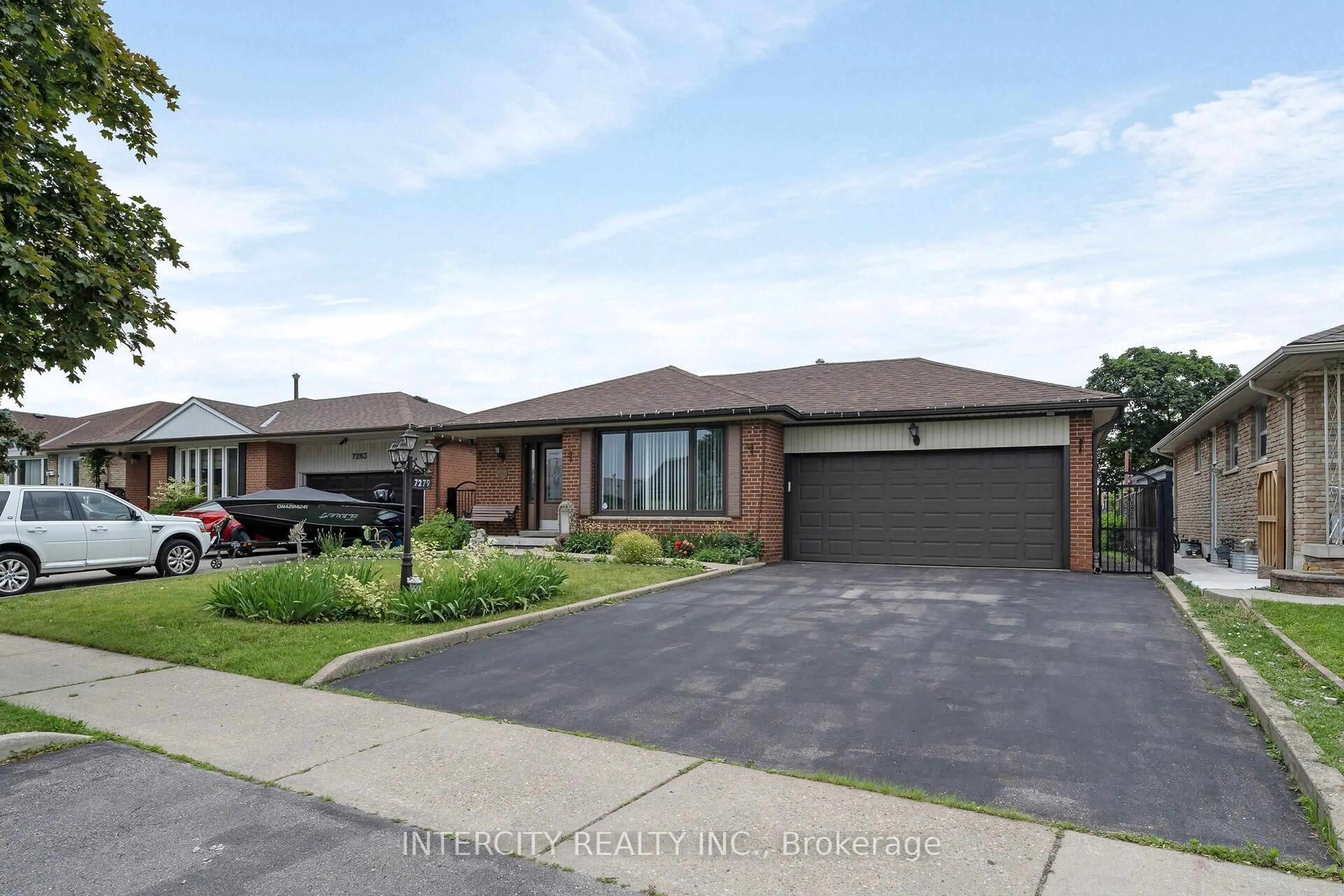Home with brick exterior material, street for 7279 Vernor Dr, Mississauga Ontario L4T 2P5