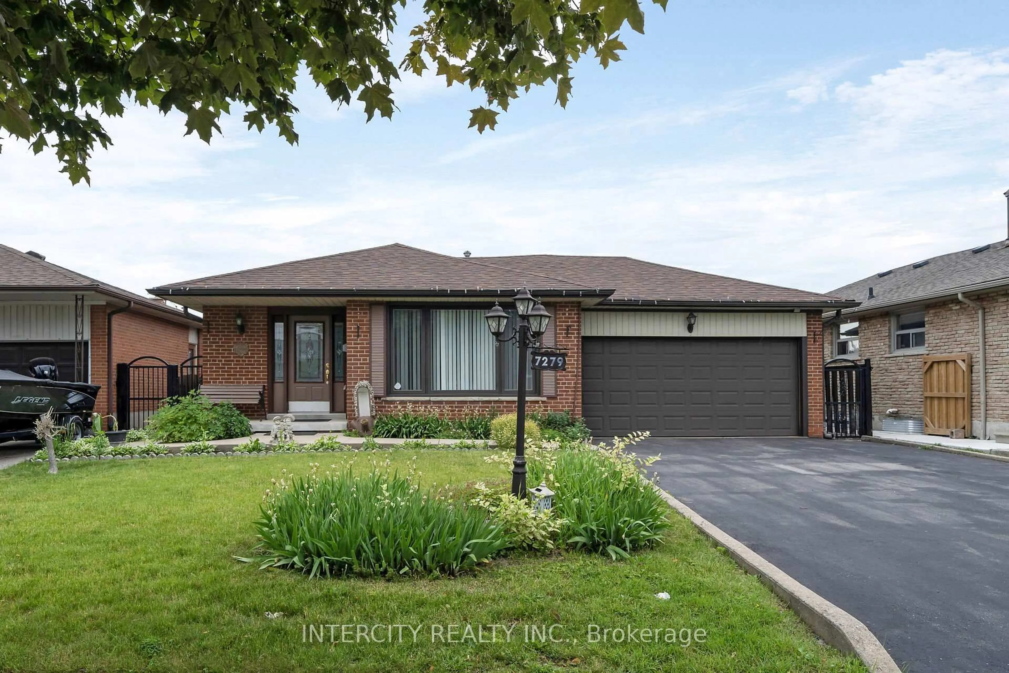 Home with brick exterior material, street for 7279 Vernor Dr, Mississauga Ontario L4T 2P5