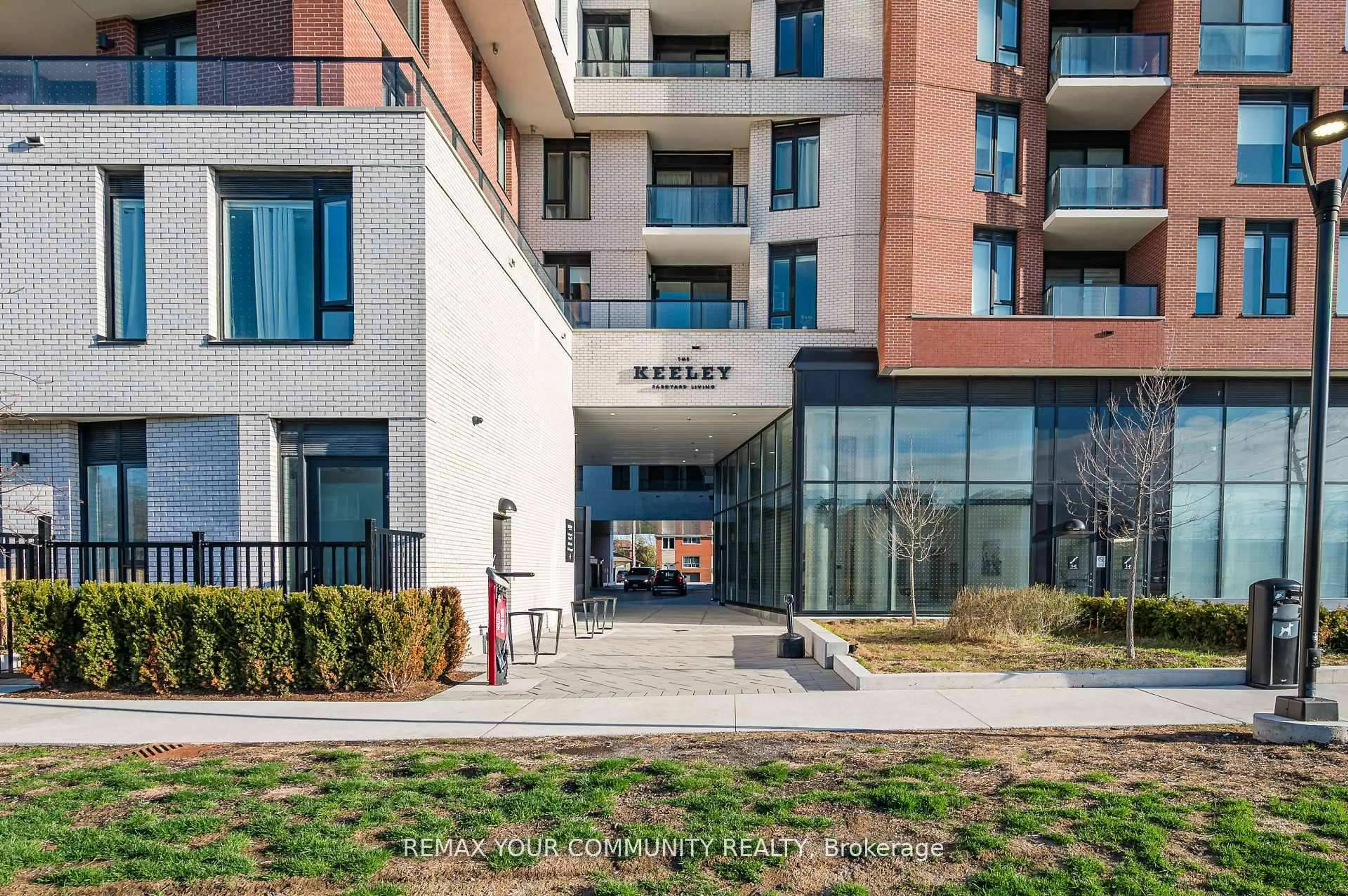 Indoor entryway for 3100 Keele St #614, Toronto Ontario M3M 0E1