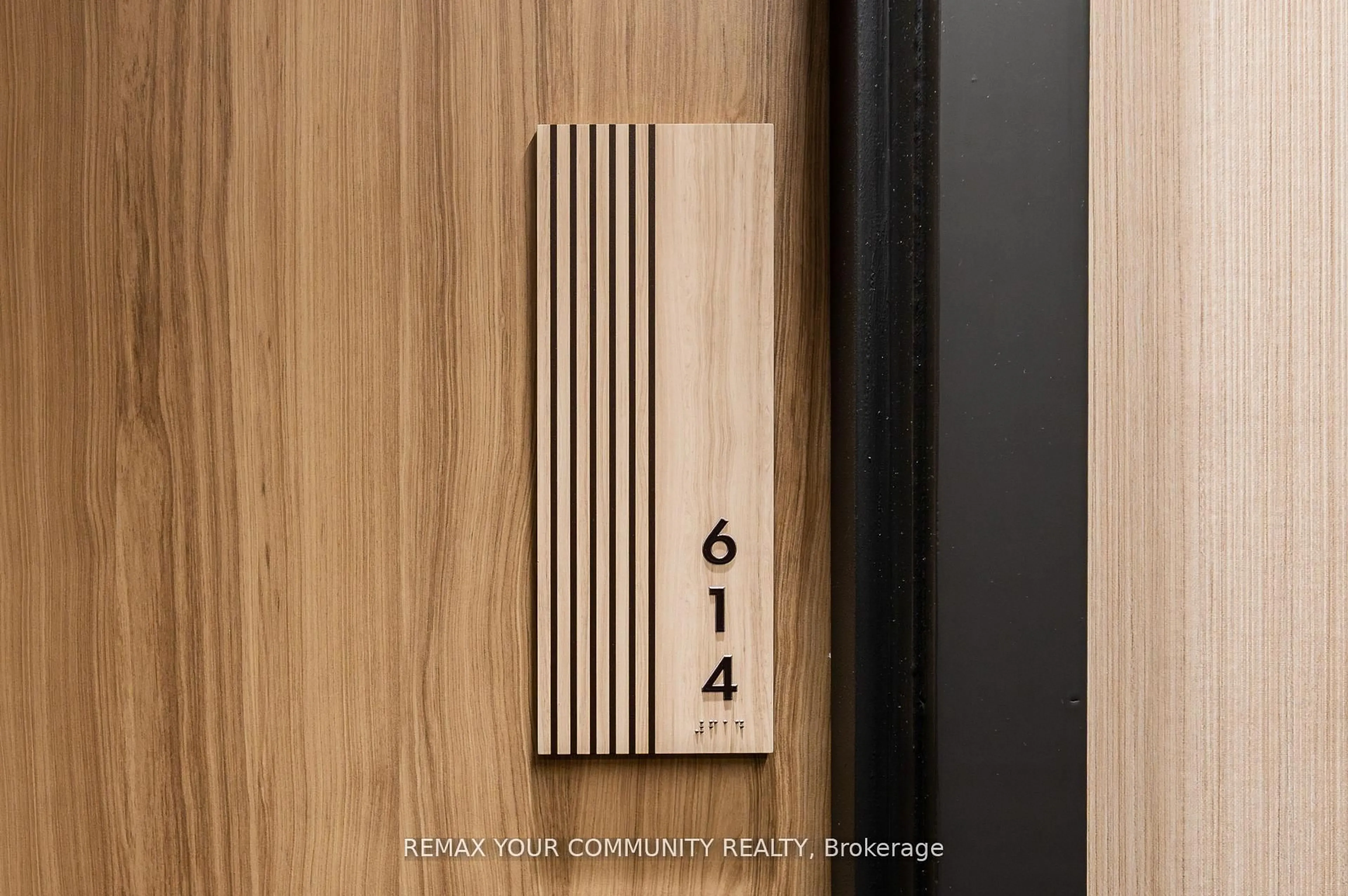 Indoor entryway for 3100 Keele St #614, Toronto Ontario M3M 0E1