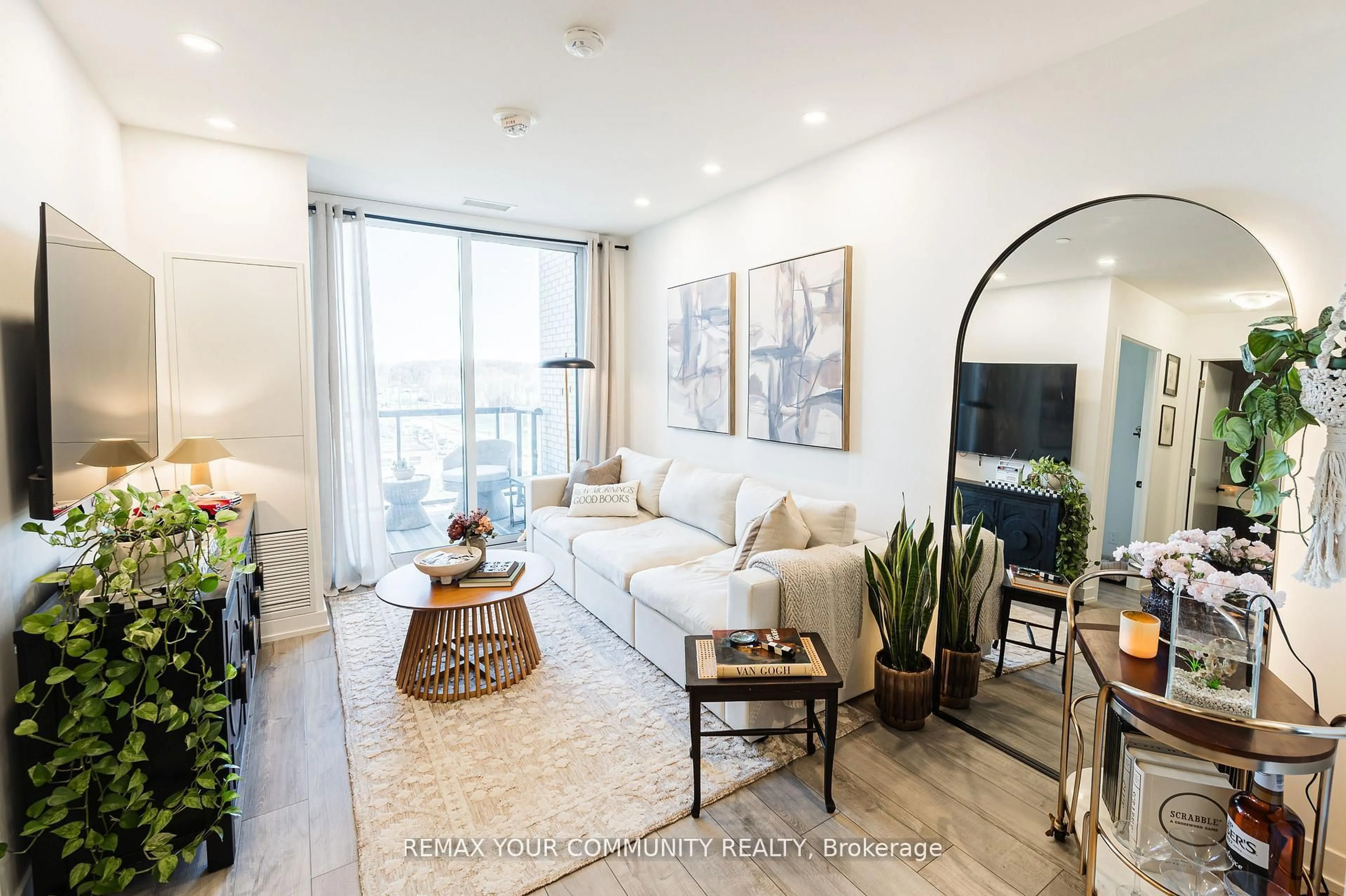 Living room with furniture, unknown for 3100 Keele St #614, Toronto Ontario M3M 0E1