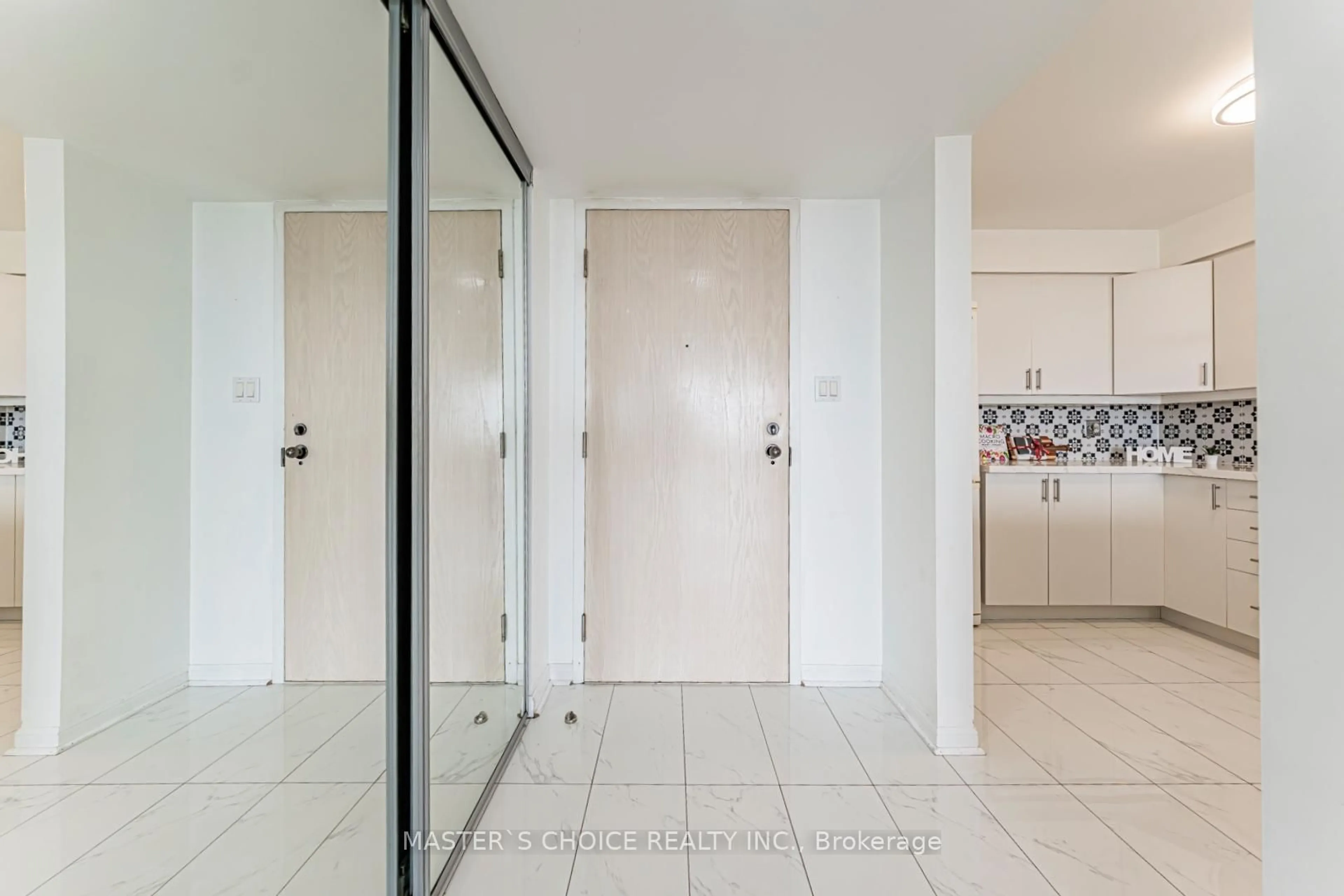 Indoor entryway for 50 Eglinton Ave #1110, Mississauga Ontario L5R 3P5