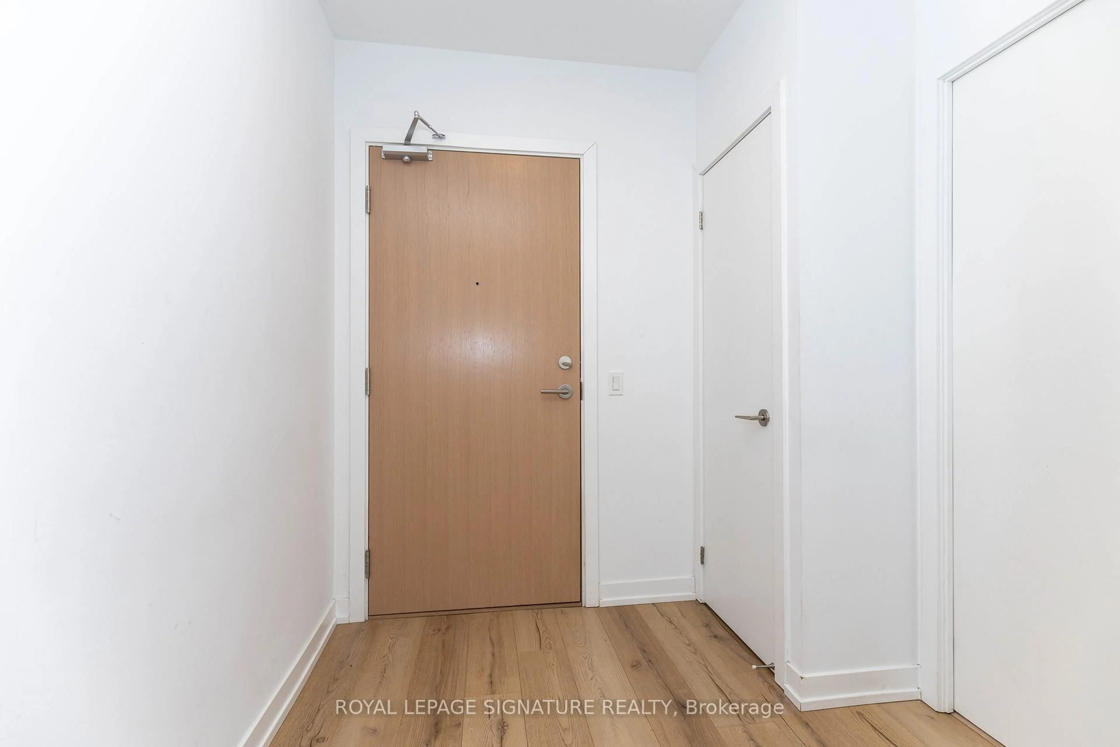 Indoor entryway for 1195 The Queensway #610, Toronto Ontario M8Z 1R6