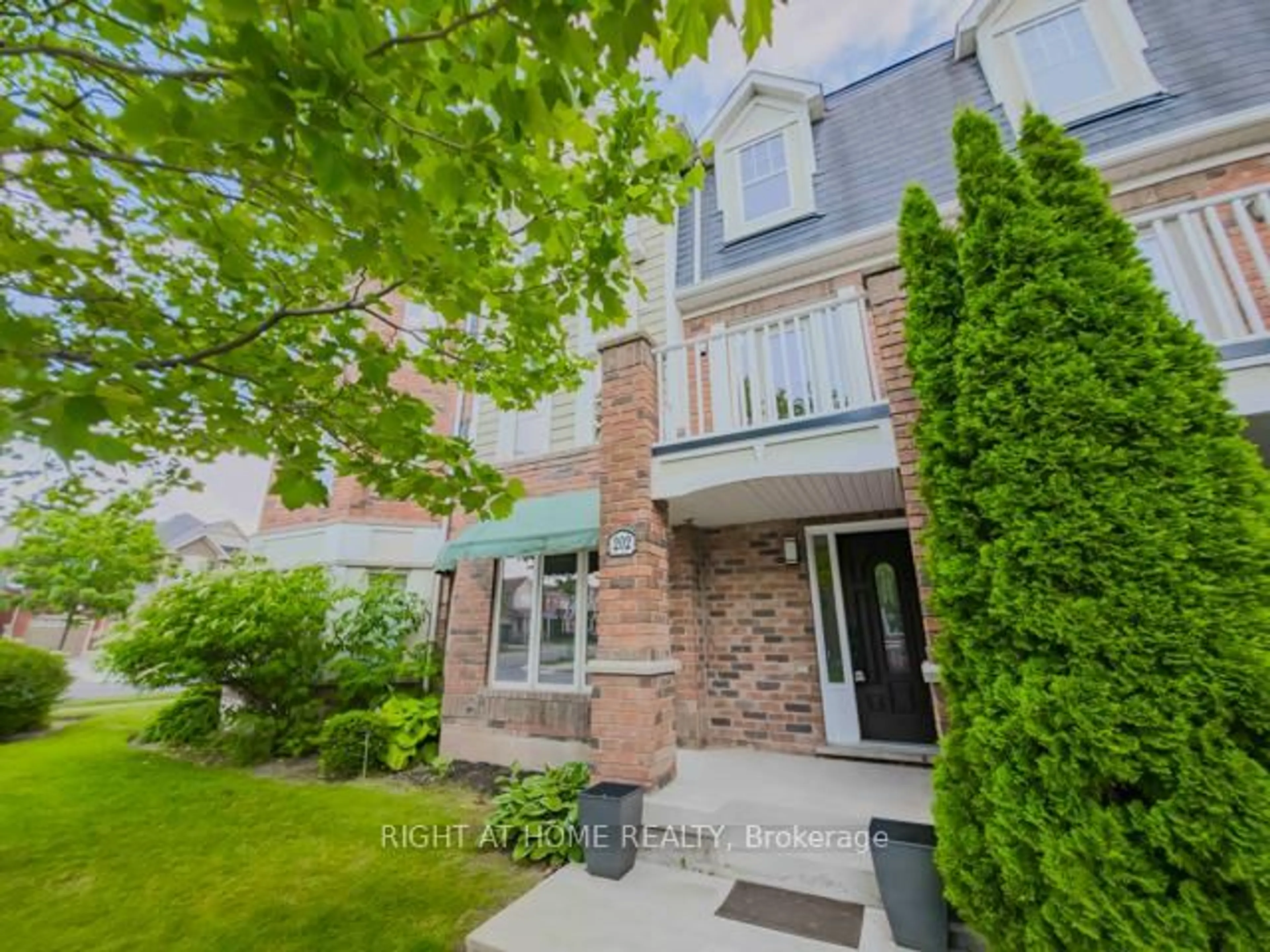 A pic from outside/outdoor area/front of a property/back of a property/a pic from drone, street for 202 Magurn Gate, Milton Ontario L9T 7B4