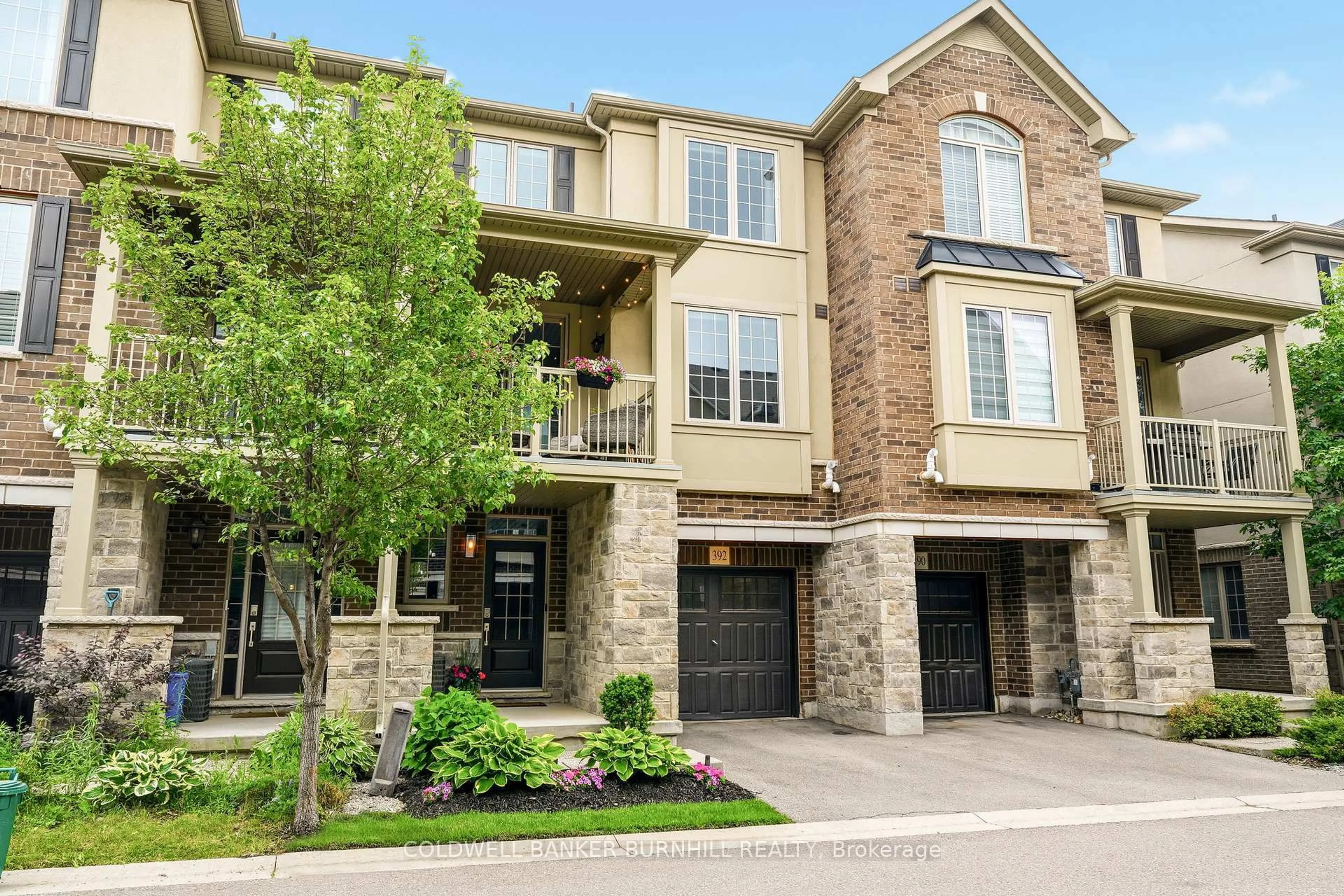 Home with brick exterior material, street for 392 Cranbrook Common, Oakville Ontario L6H 0P9