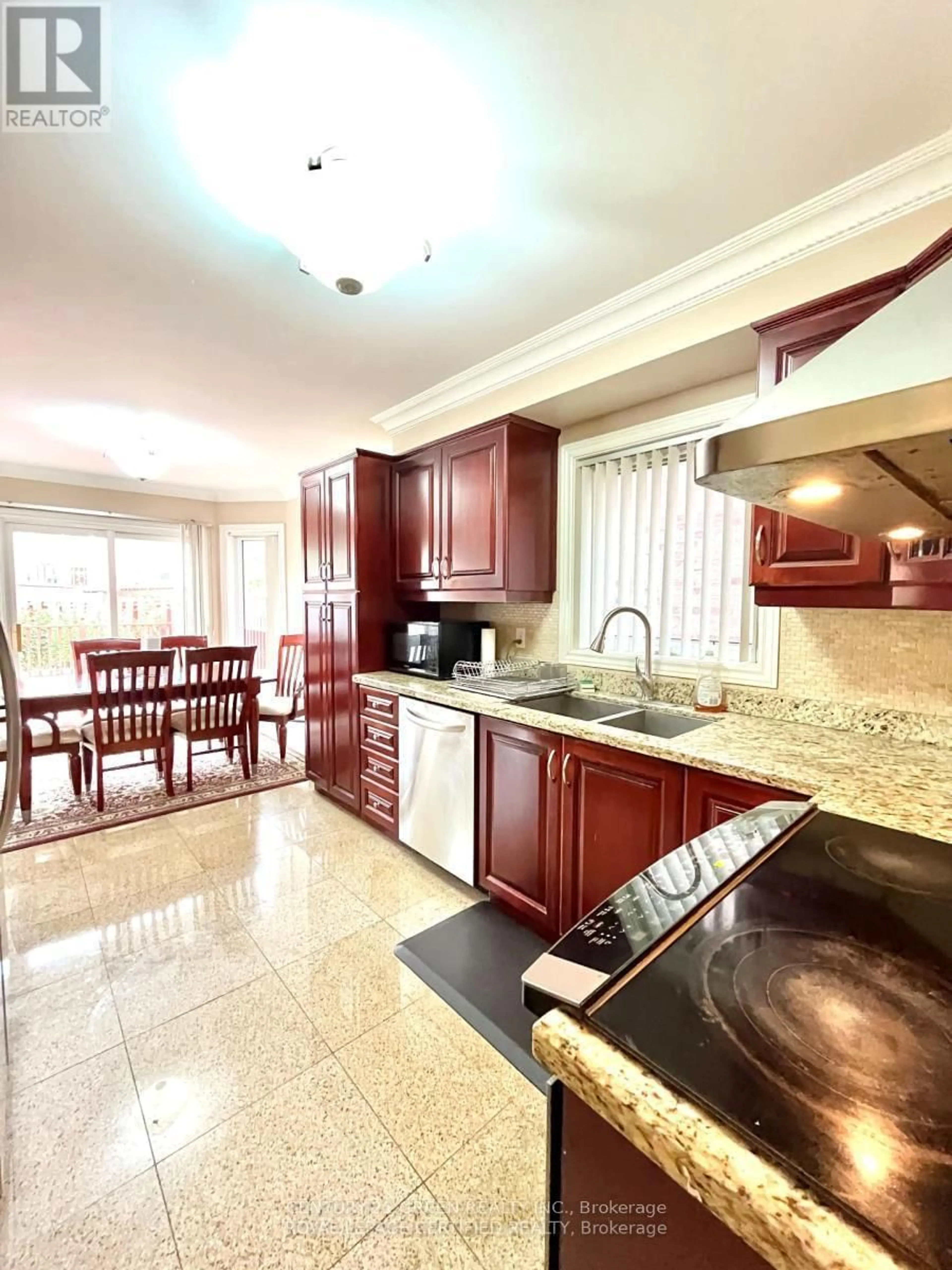 Open concept kitchen, ceramic/tile floor for 215 Kingknoll Dr, Brampton Ontario L6Y 4X4