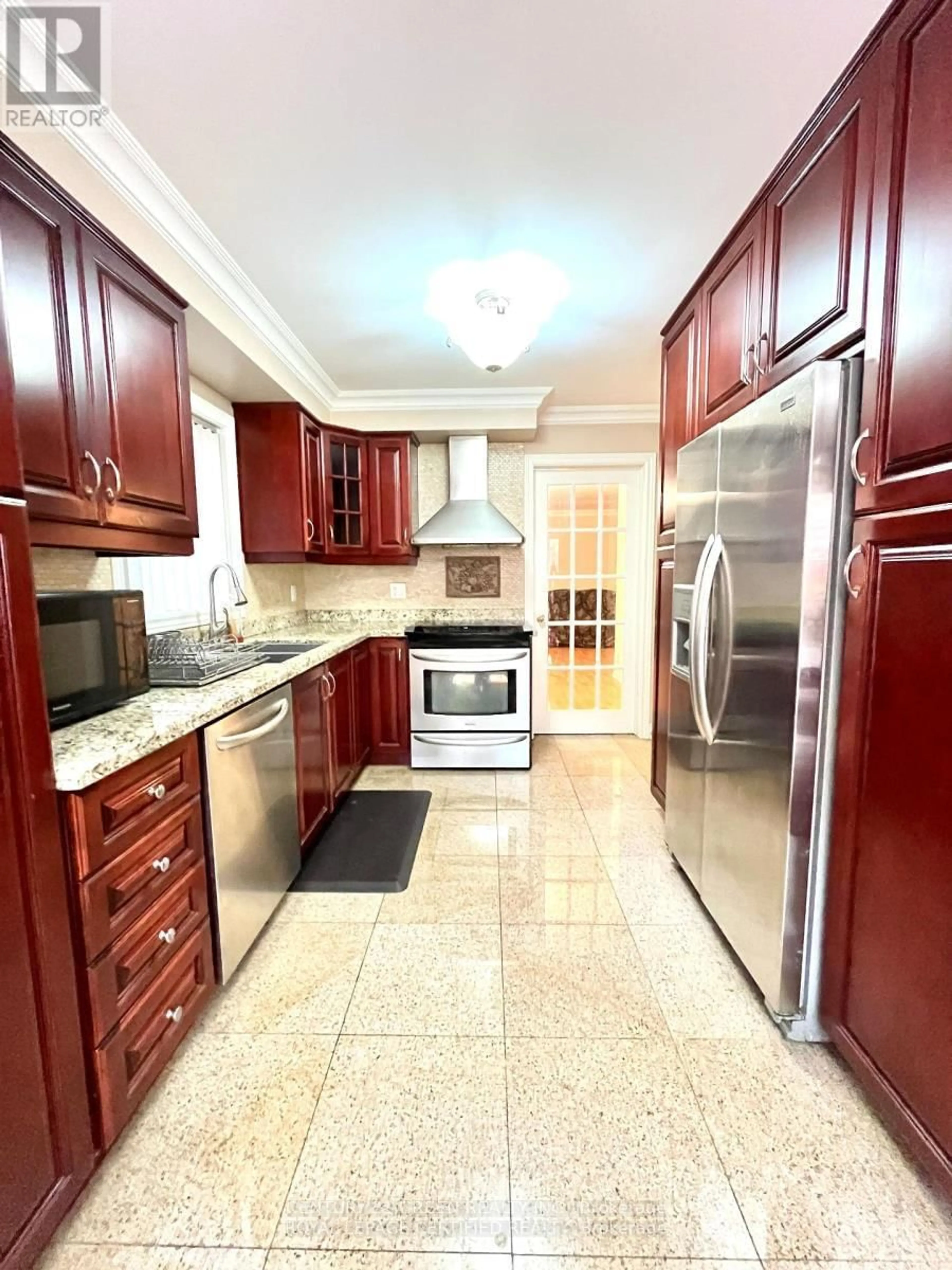 Standard kitchen, ceramic/tile floor for 215 Kingknoll Dr, Brampton Ontario L6Y 4X4
