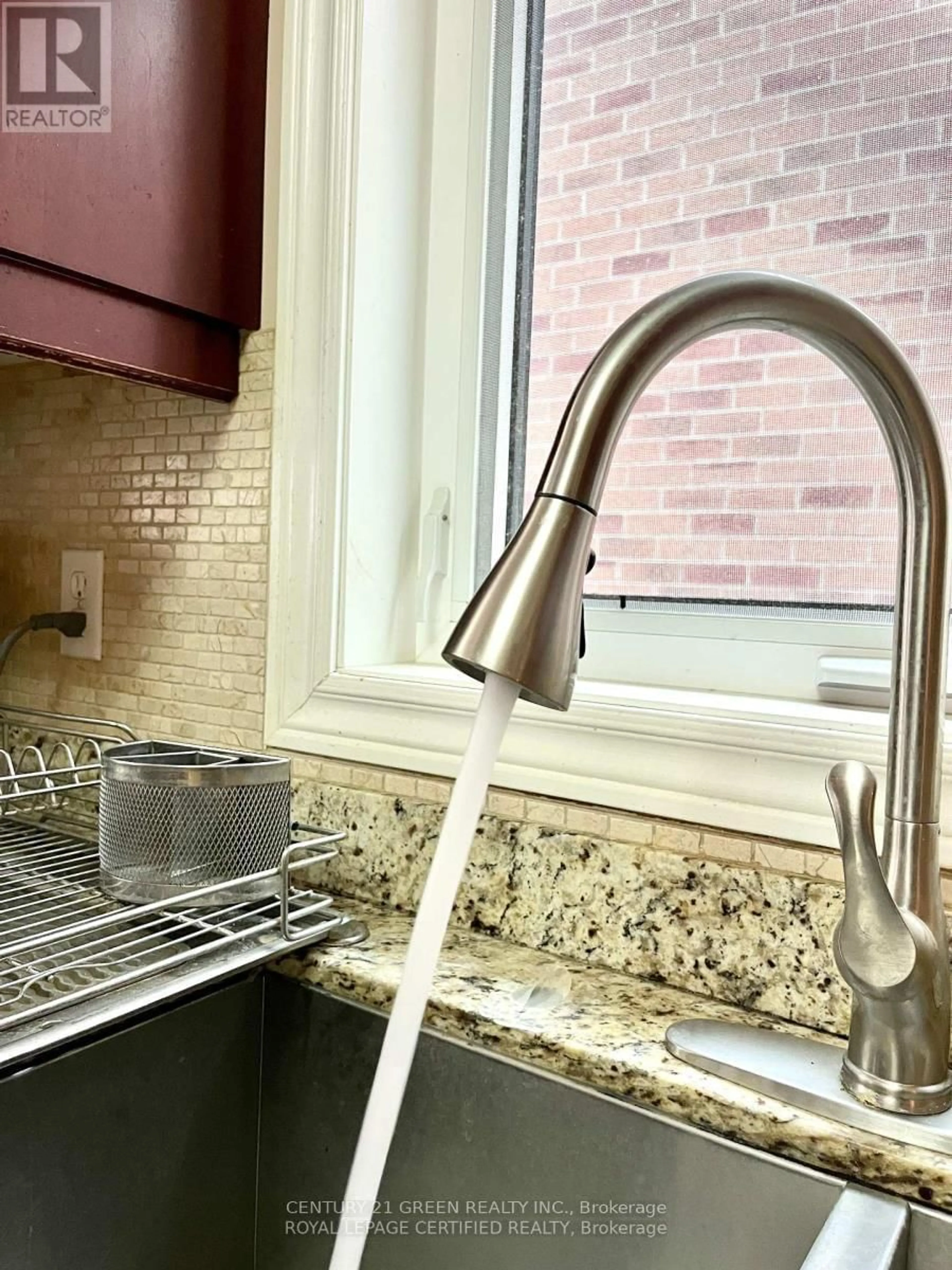 Contemporary kitchen, ceramic/tile floor for 215 Kingknoll Dr, Brampton Ontario L6Y 4X4