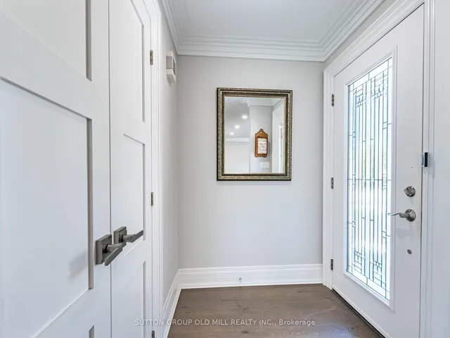 37 Suburban Dr, Mississauga 5