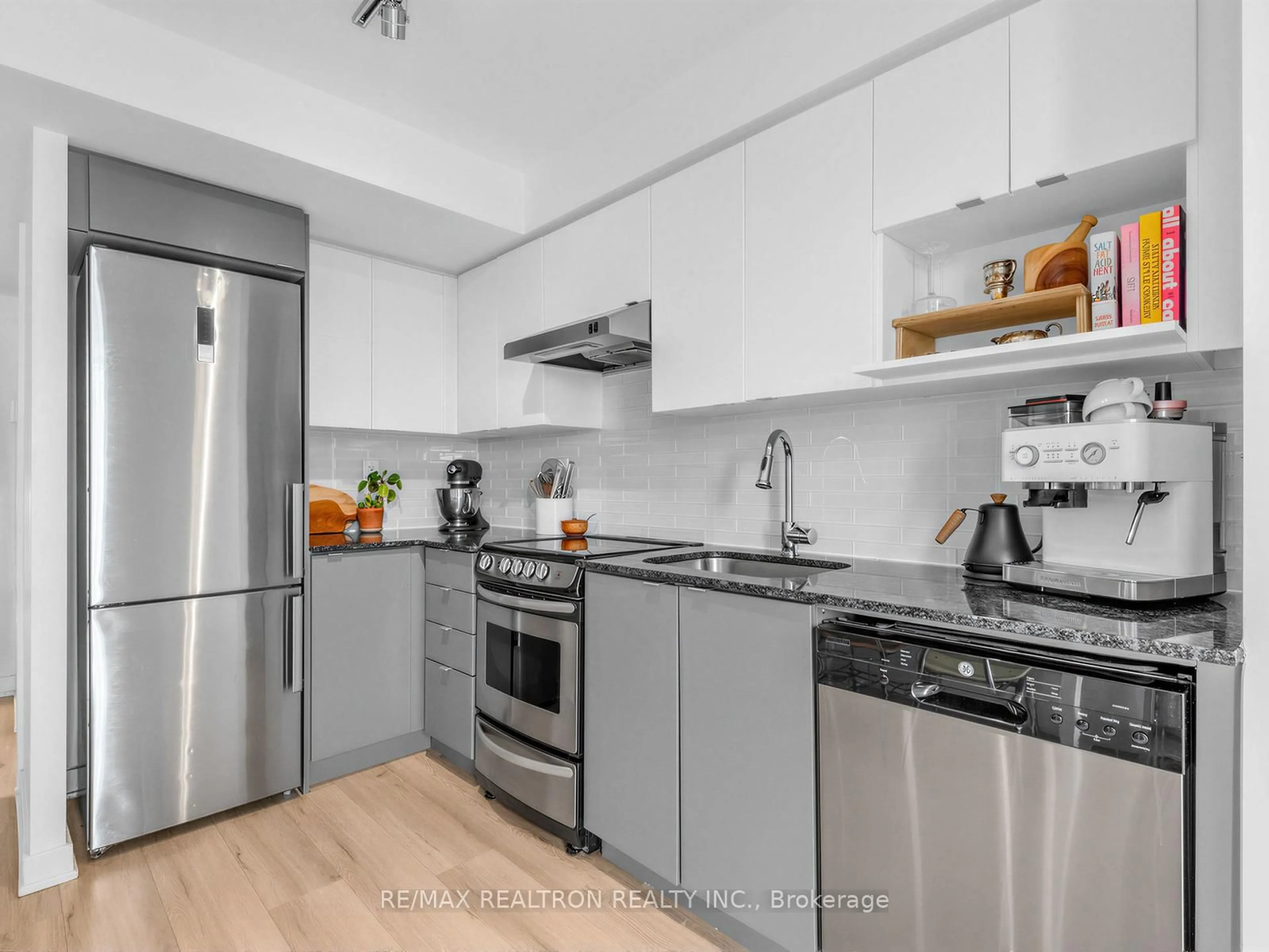 Unknown for 160 Flemington Rd #1005, Toronto Ontario M6A 0A9