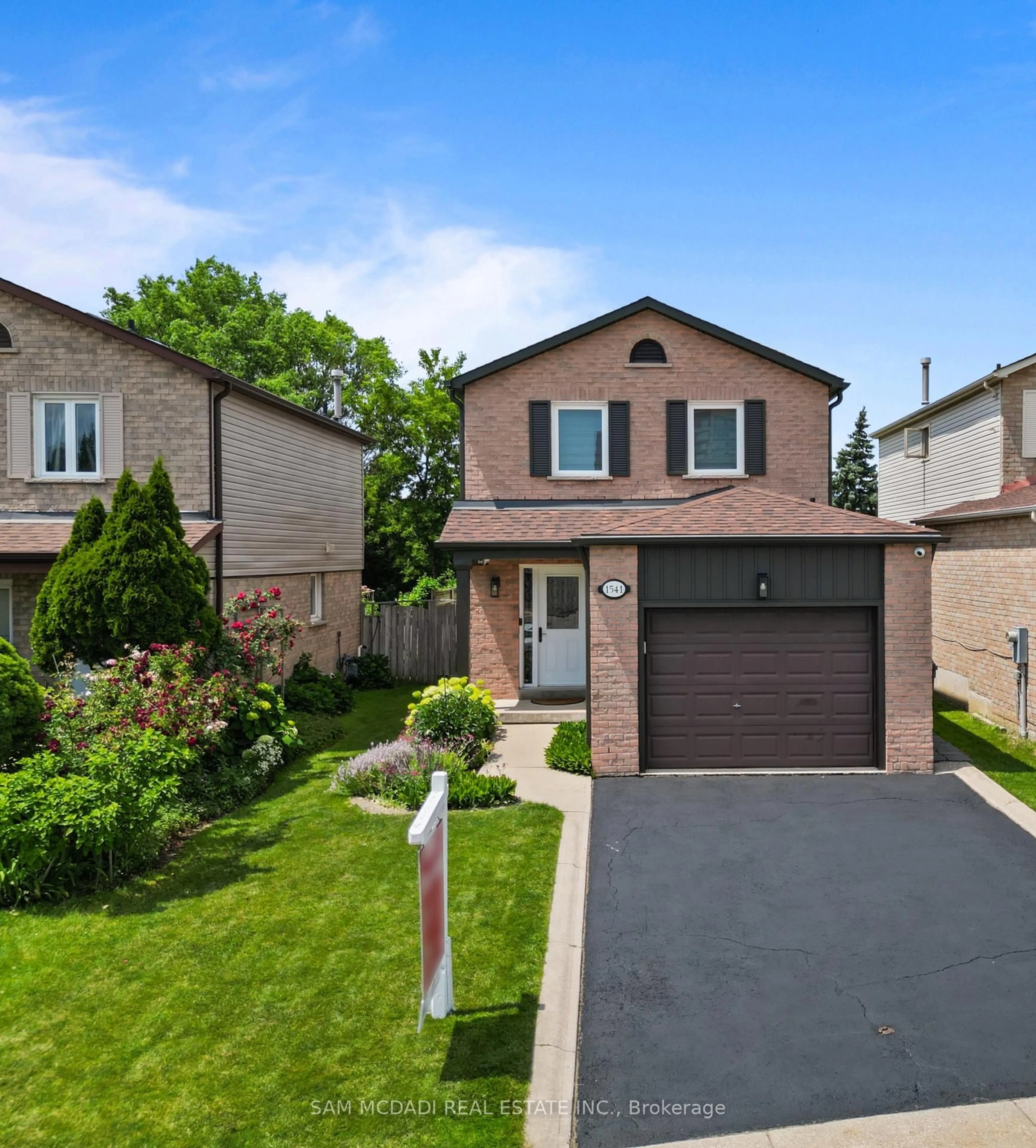 Home with brick exterior material, street for 1541 Cuthbert Ave, Mississauga Ontario L5M 3R6