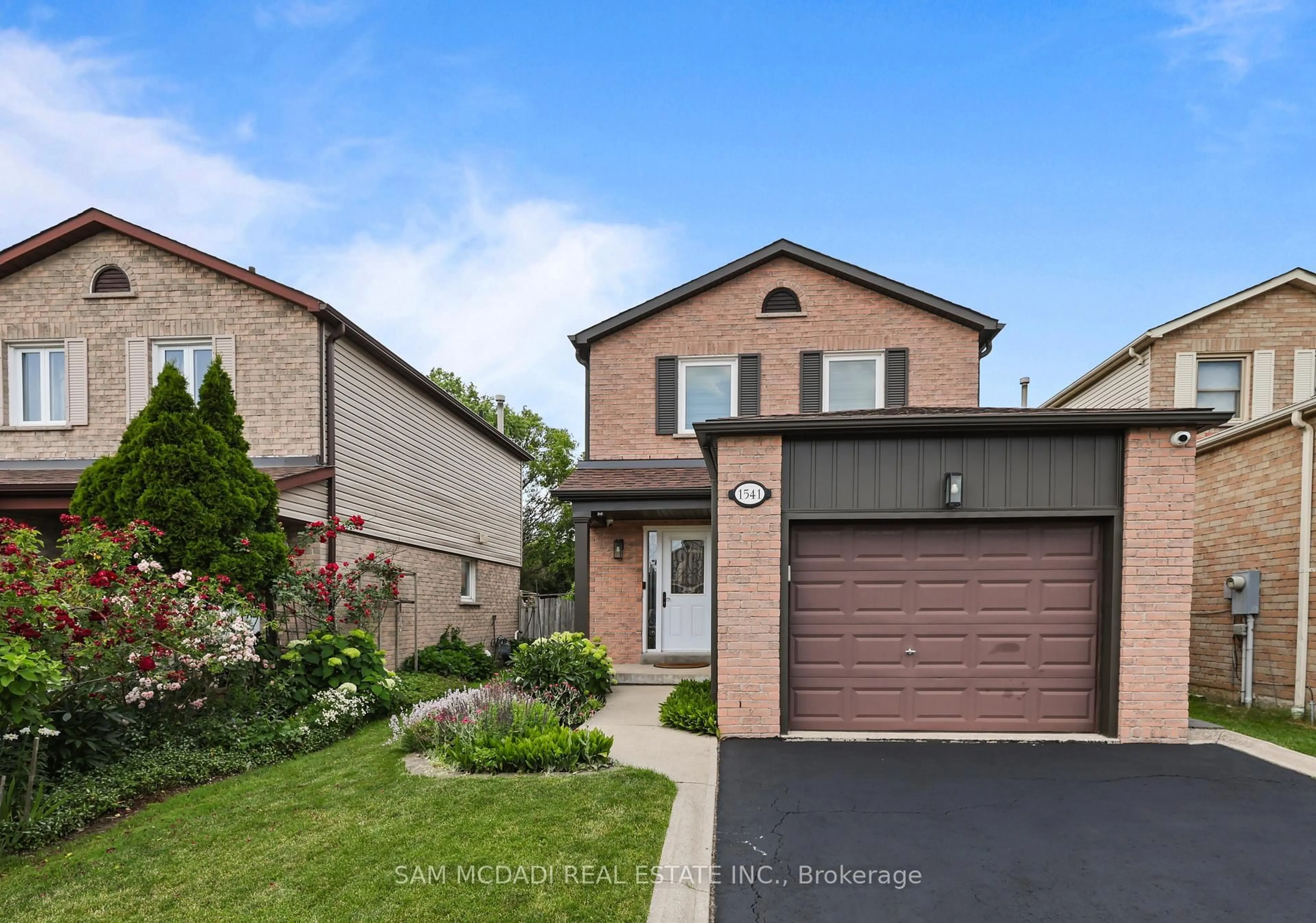 Home with brick exterior material, street for 1541 Cuthbert Ave, Mississauga Ontario L5M 3R6