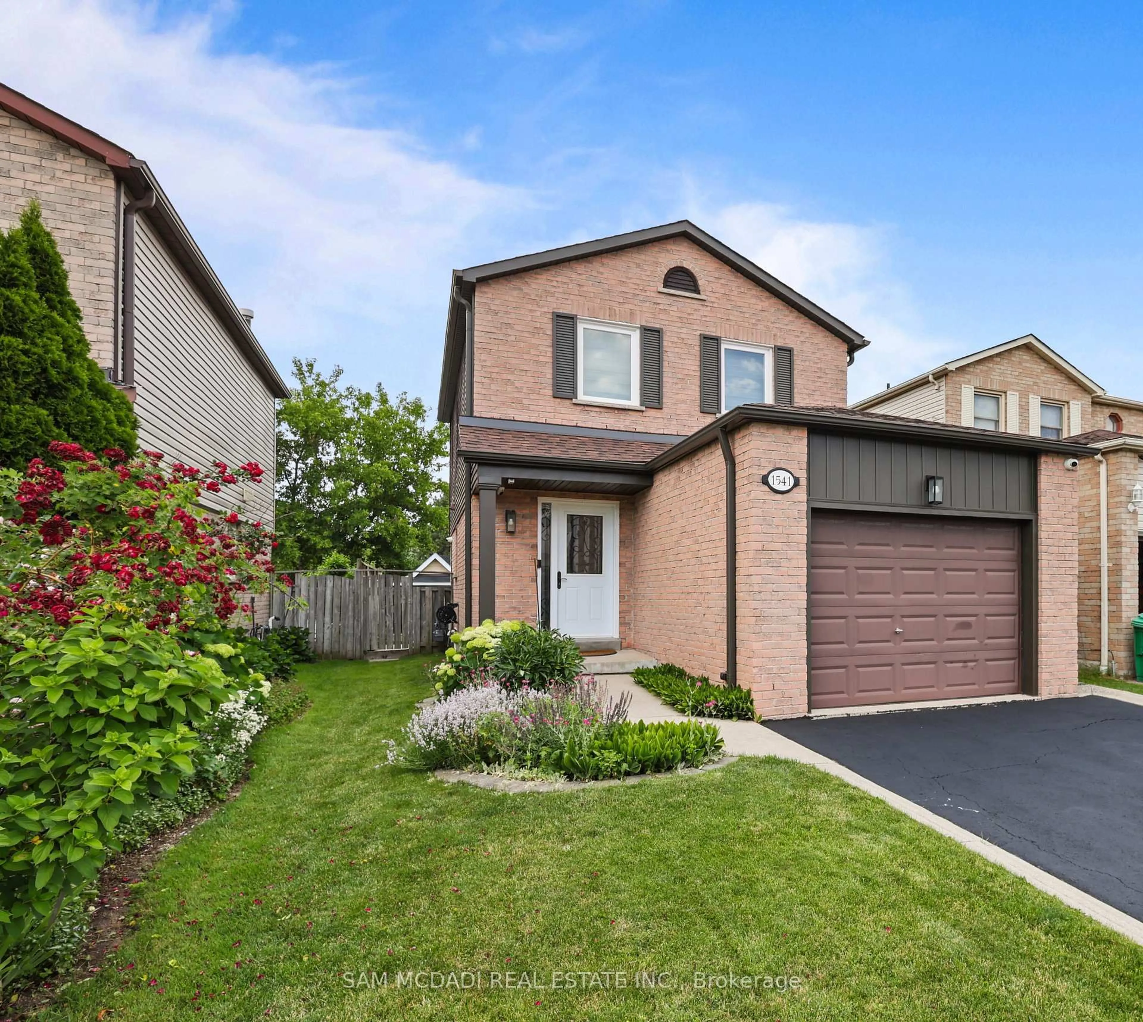 Home with brick exterior material, street for 1541 Cuthbert Ave, Mississauga Ontario L5M 3R6