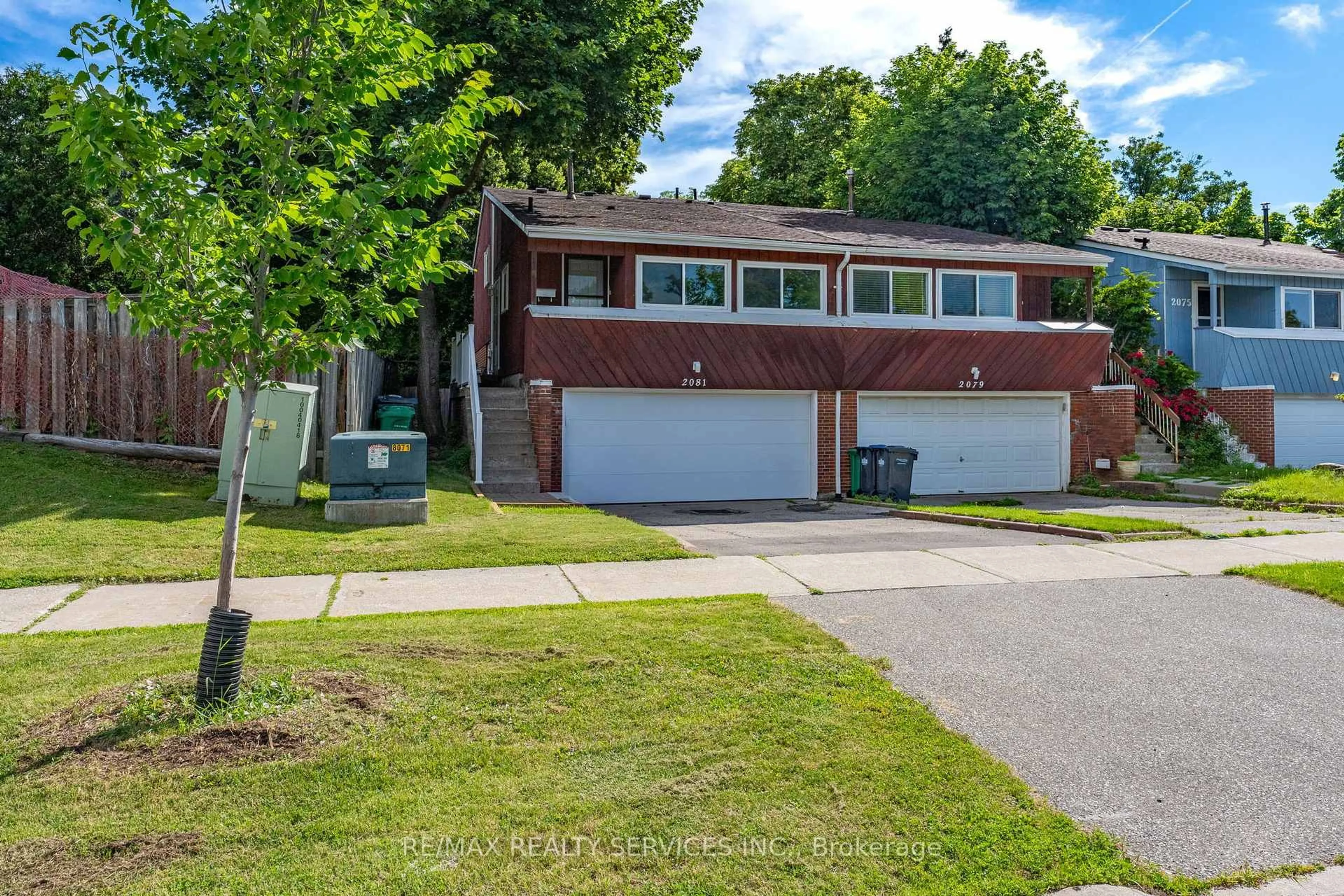 A pic from outside/outdoor area/front of a property/back of a property/a pic from drone, street for 2081 South Millway, Mississauga Ontario L5L 1R4