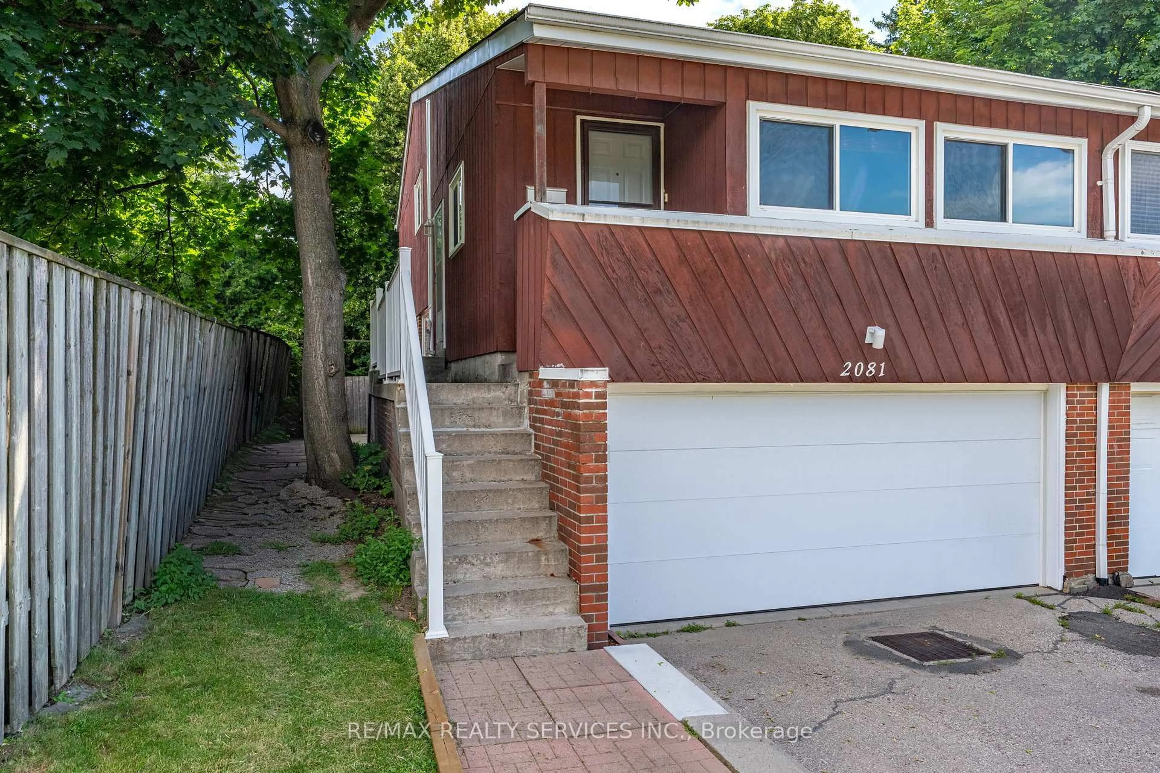 Unknown for 2081 South Millway, Mississauga Ontario L5L 1R4