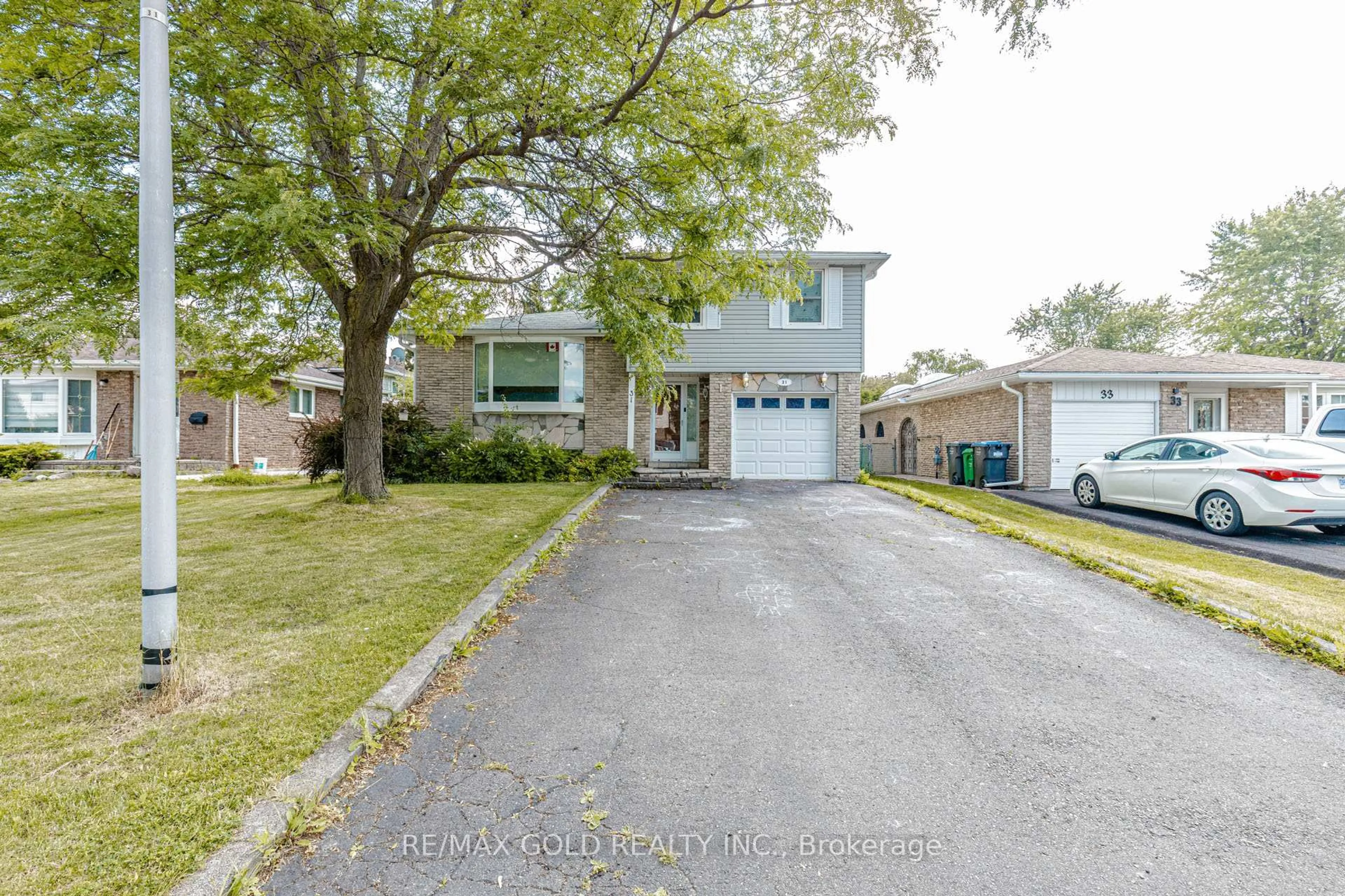 Unknown for 31 Gondola Cres, Brampton Ontario L6S 1W5