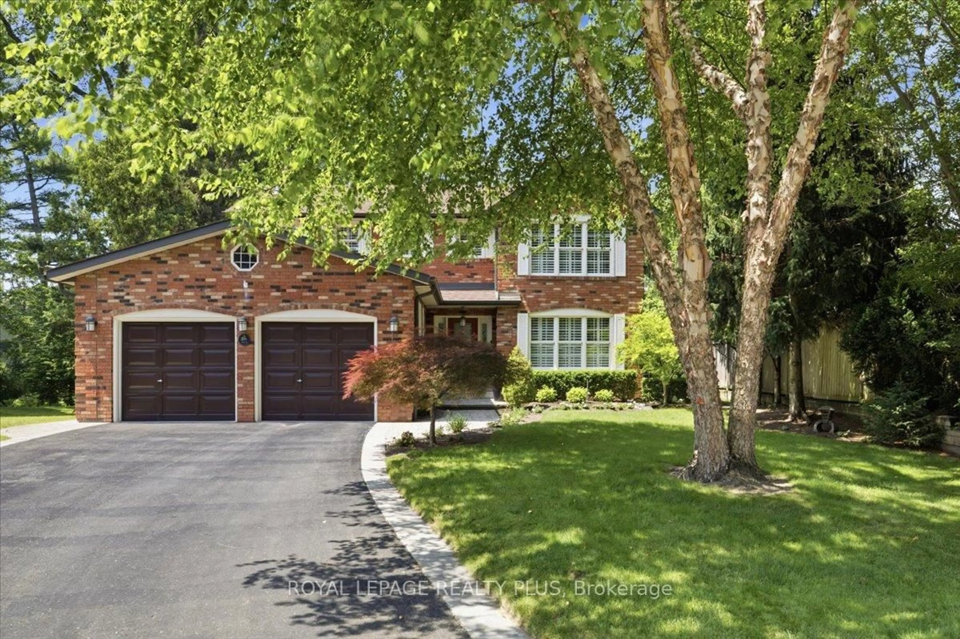 Home with brick exterior material, street for 1054 Veroli Crt, Mississauga Ontario L5H 4B9
