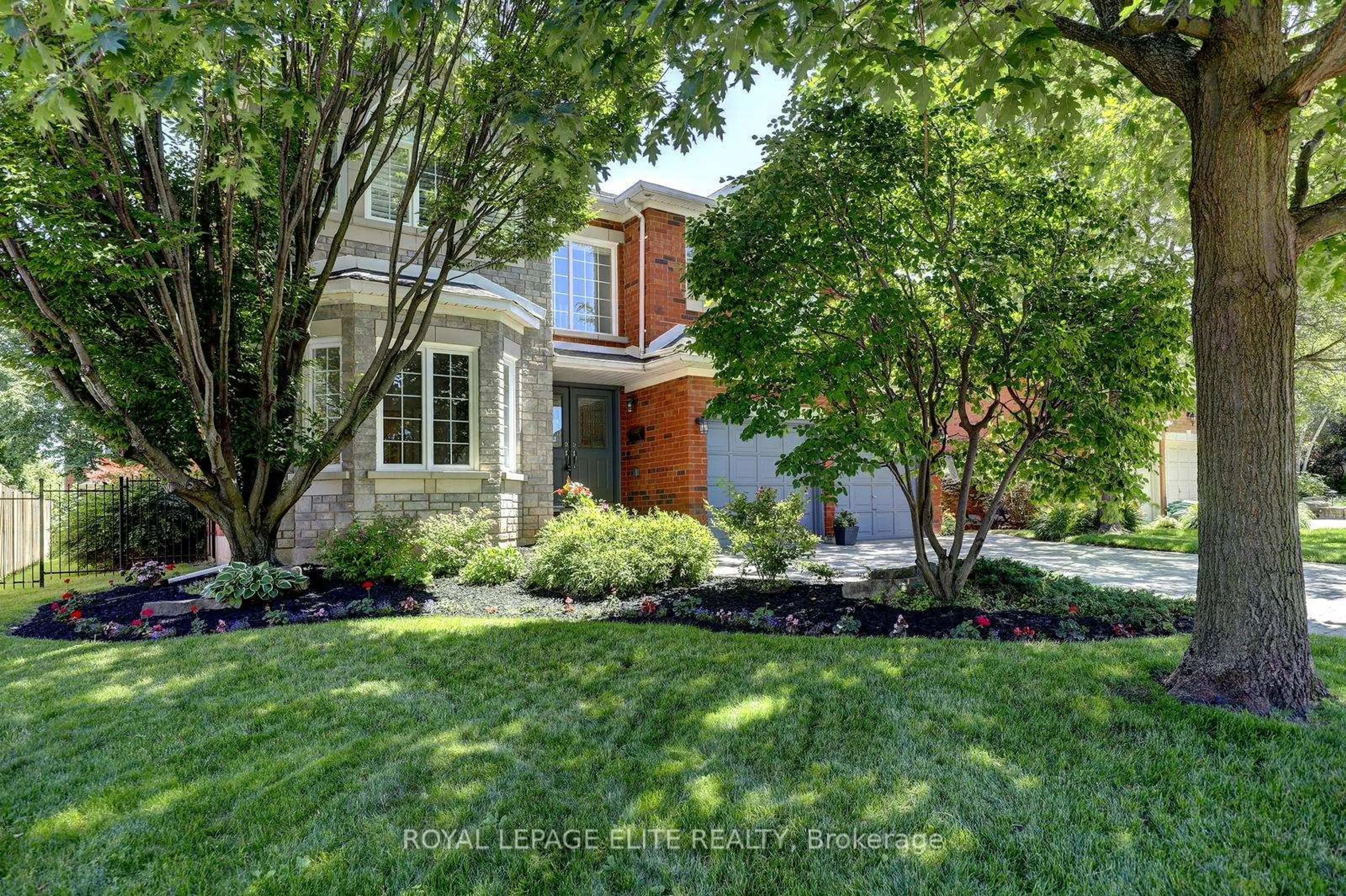 Home with brick exterior material, street for 1019 Skyvalley Cres, Oakville Ontario L6M 3L2