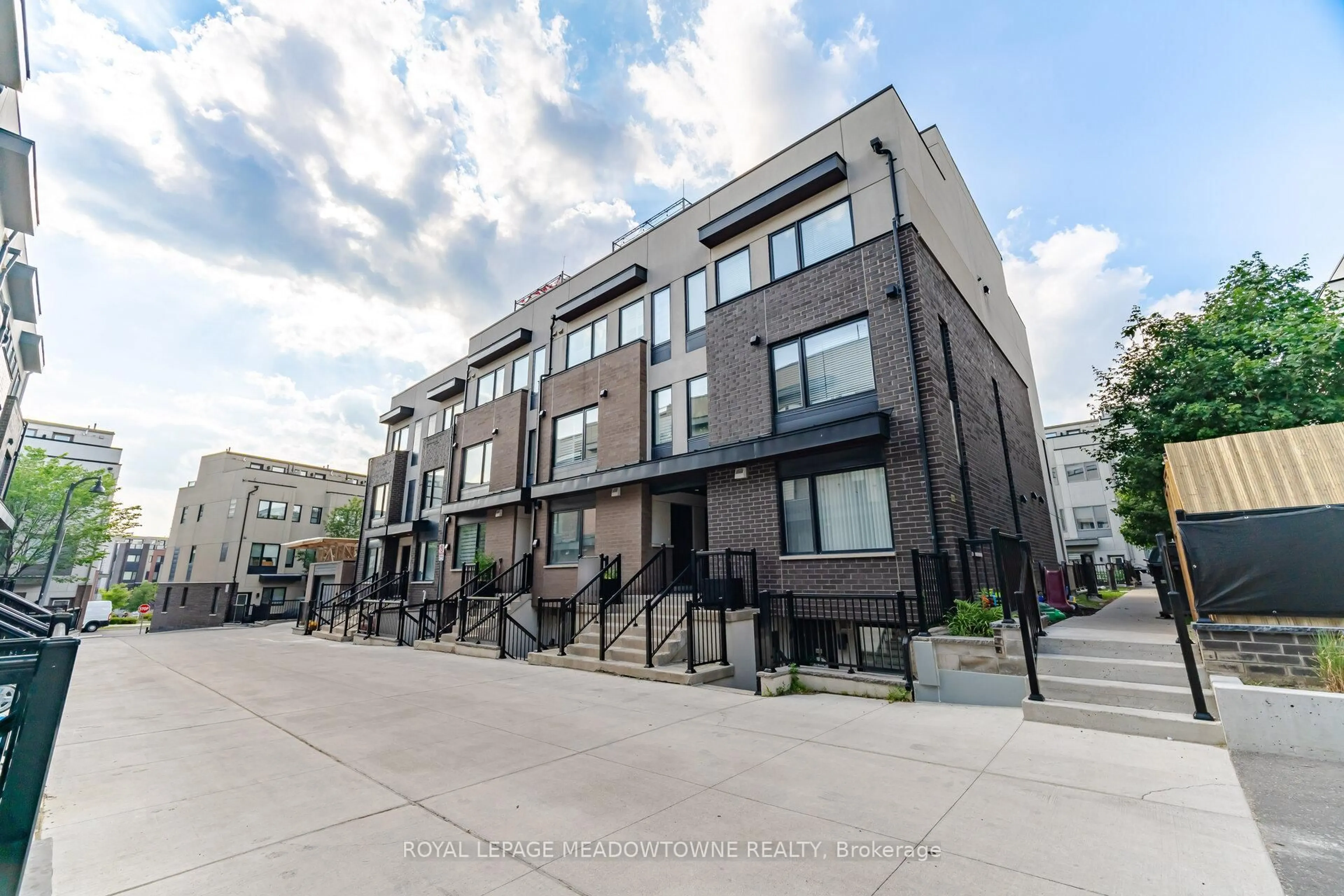 Unknown for 146 William Duncan Rd #12, Toronto Ontario M3K 0B5