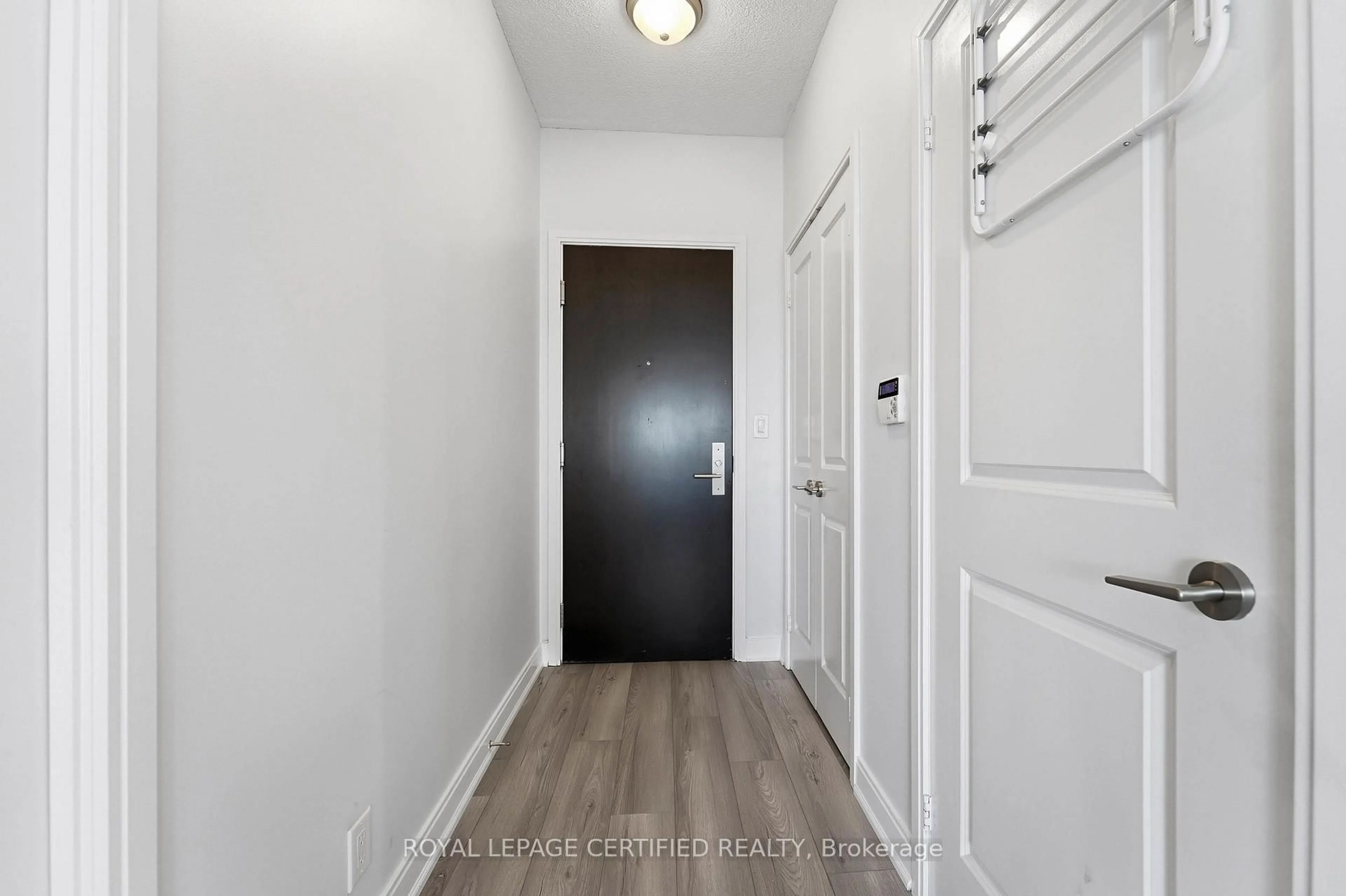 Indoor entryway for 50 Absolute Ave #609, Mississauga Ontario L4Z 0A8