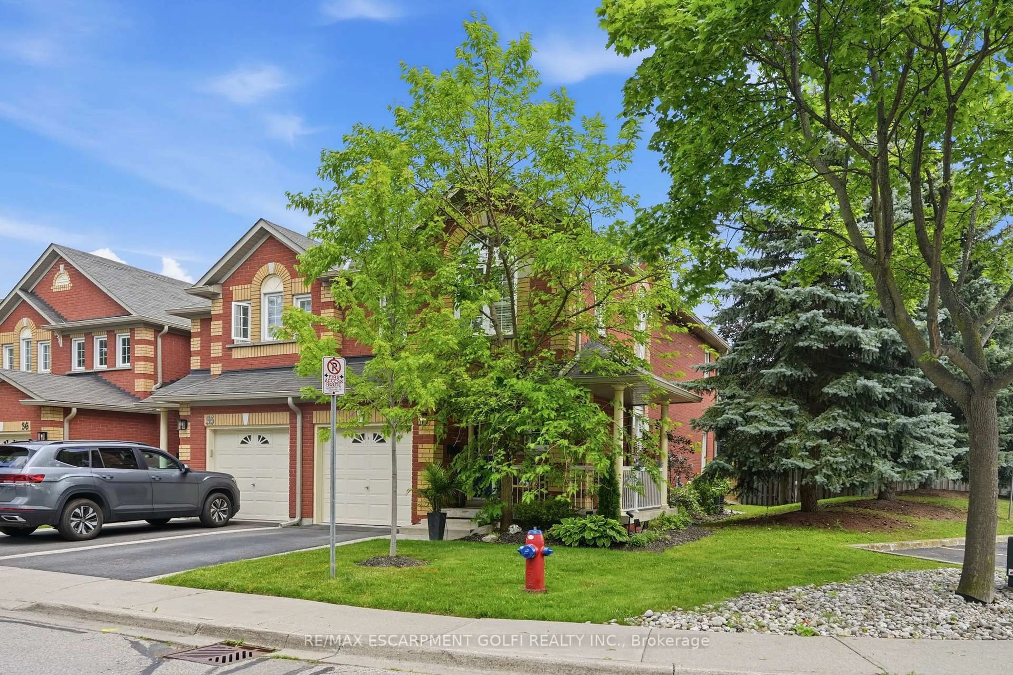 Home with brick exterior material, street for 2022 Atkinson Dr #34, Burlington Ontario L7M 4H6