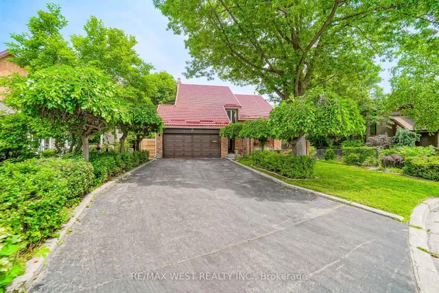 18 Trillium Crt, Brampton 2