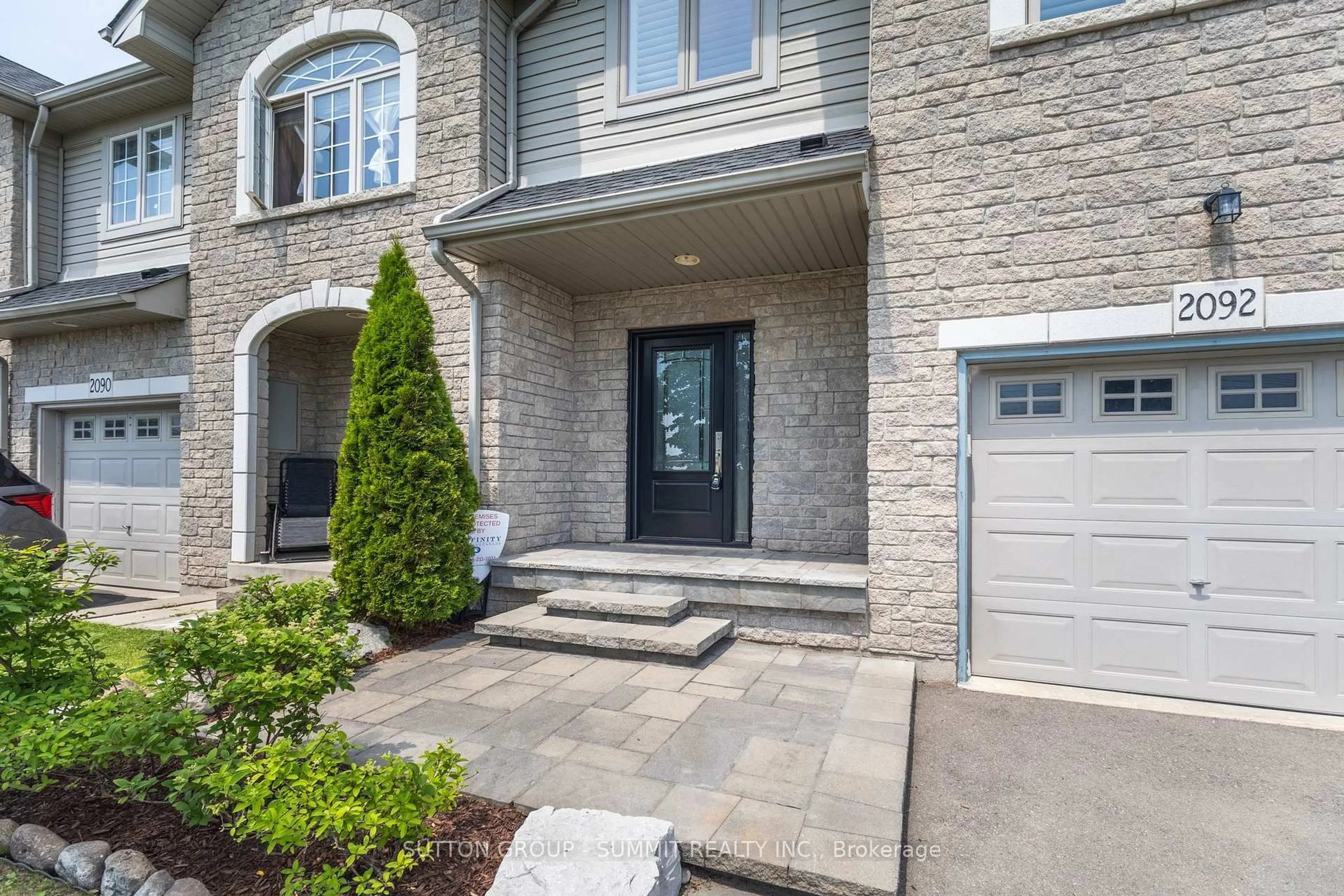 Home with brick exterior material, street for 2092 ENGLISH Cres, Burlington Ontario L7L 7B3