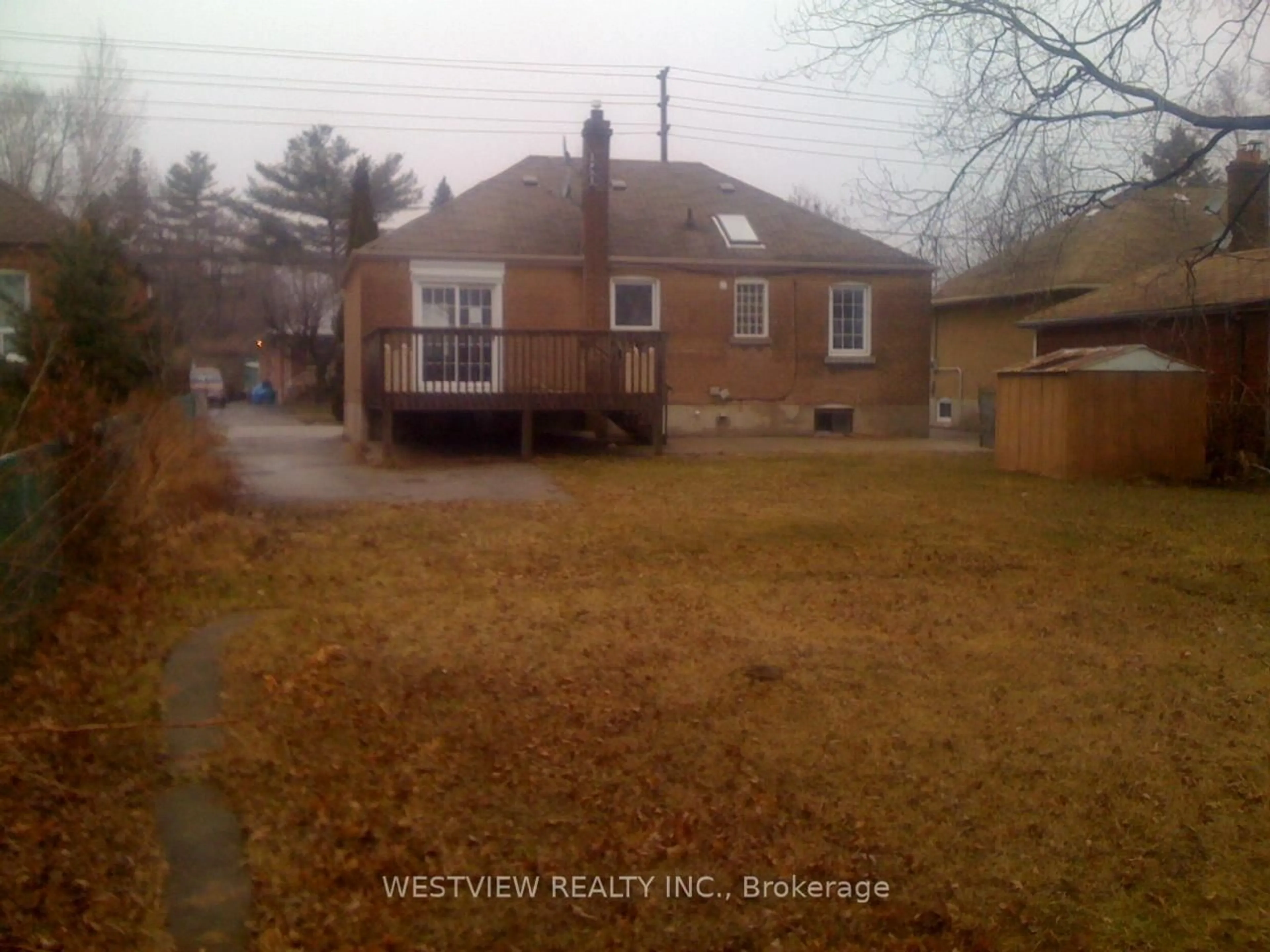 Blurry image for 570 Atwater Ave, Mississauga Ontario L5G 2A6