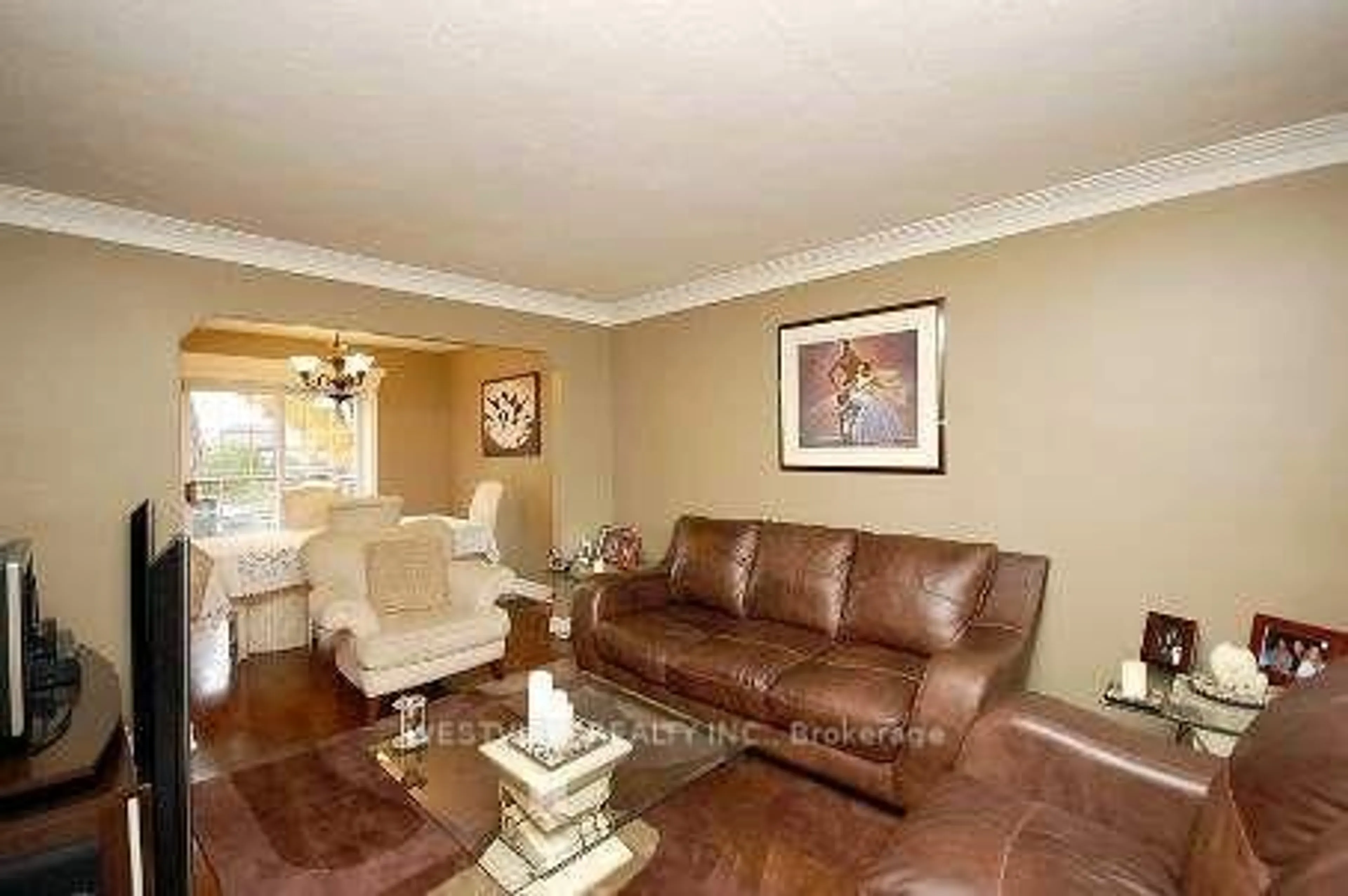 Living room with furniture, unknown for 570 Atwater Ave, Mississauga Ontario L5G 2A6