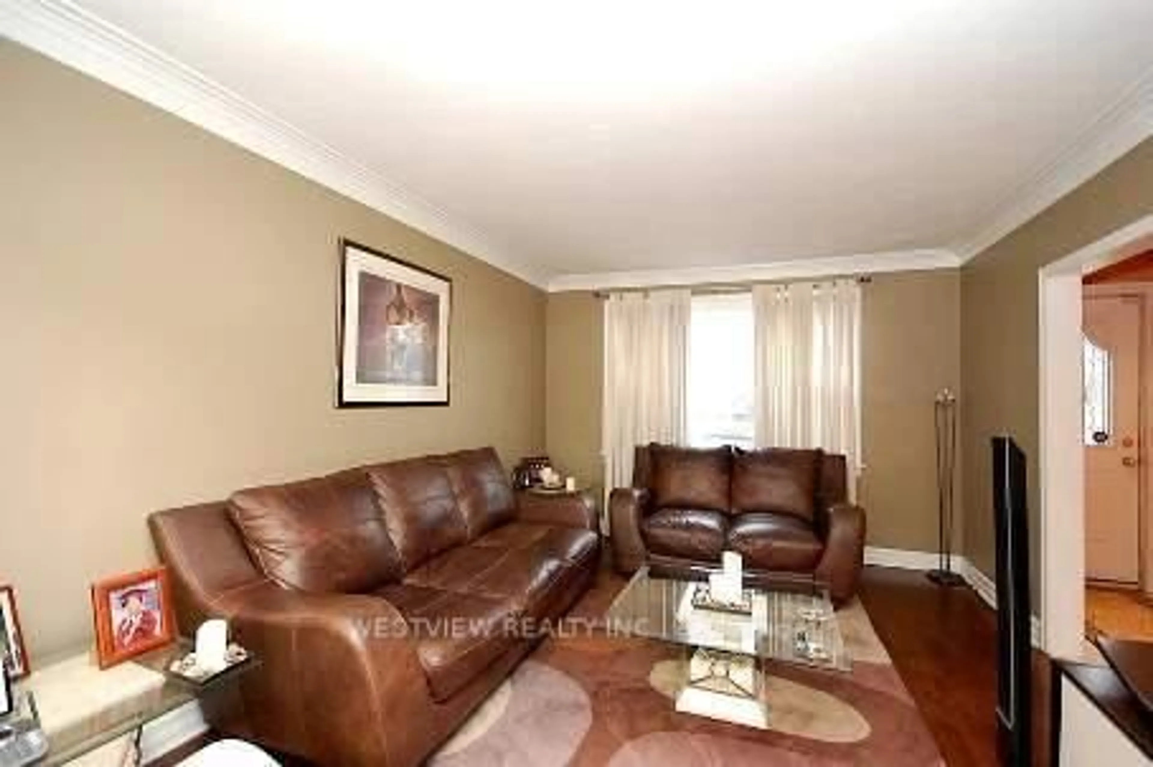 Living room with furniture, unknown for 570 Atwater Ave, Mississauga Ontario L5G 2A6