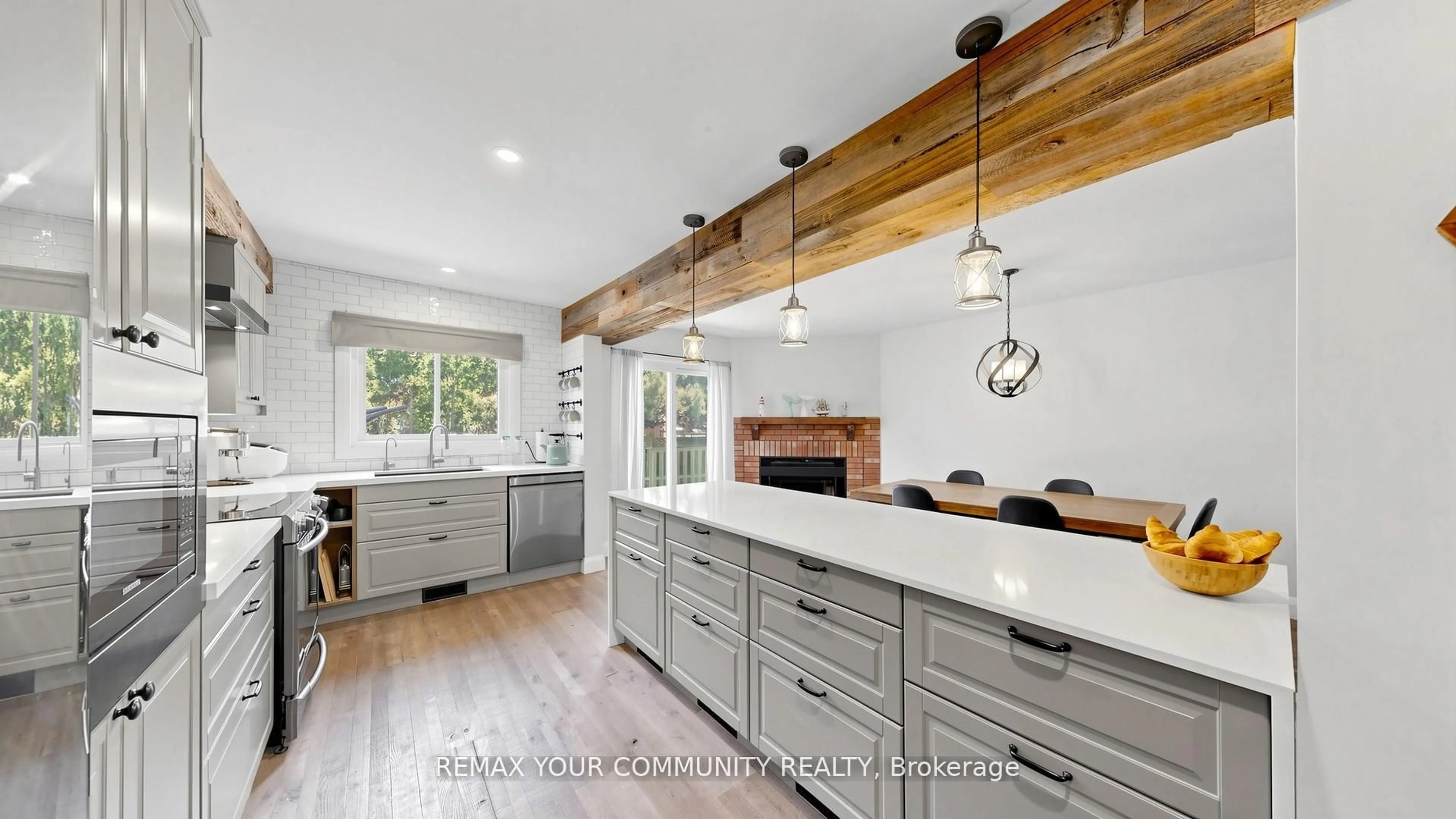 Open concept kitchen, unknown for 1248 Blackburn Dr, Oakville Ontario L6M 2N5