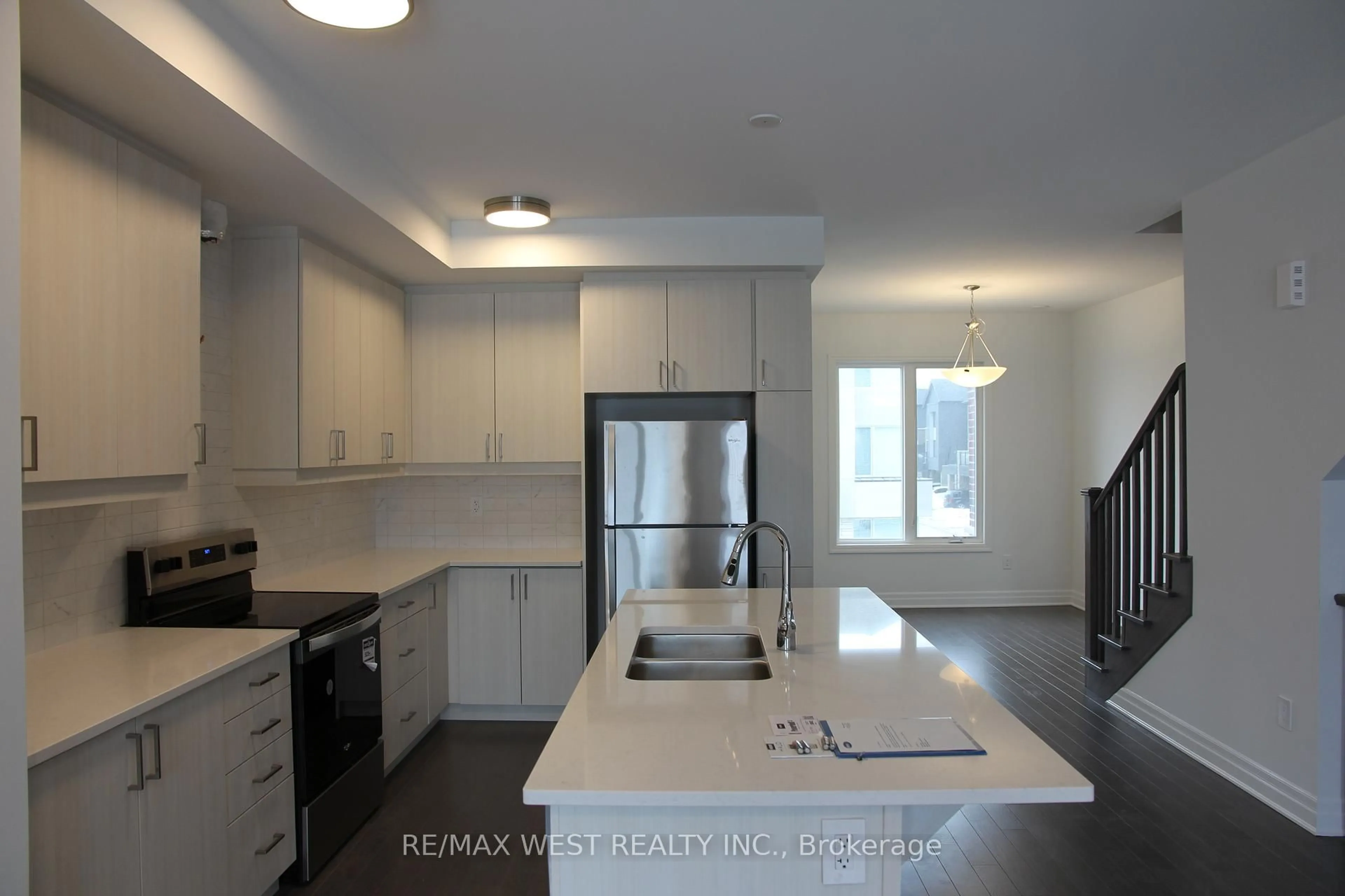 Open concept kitchen, unknown for 4124 Raybria Way, Mississauga Ontario L5M 2S8