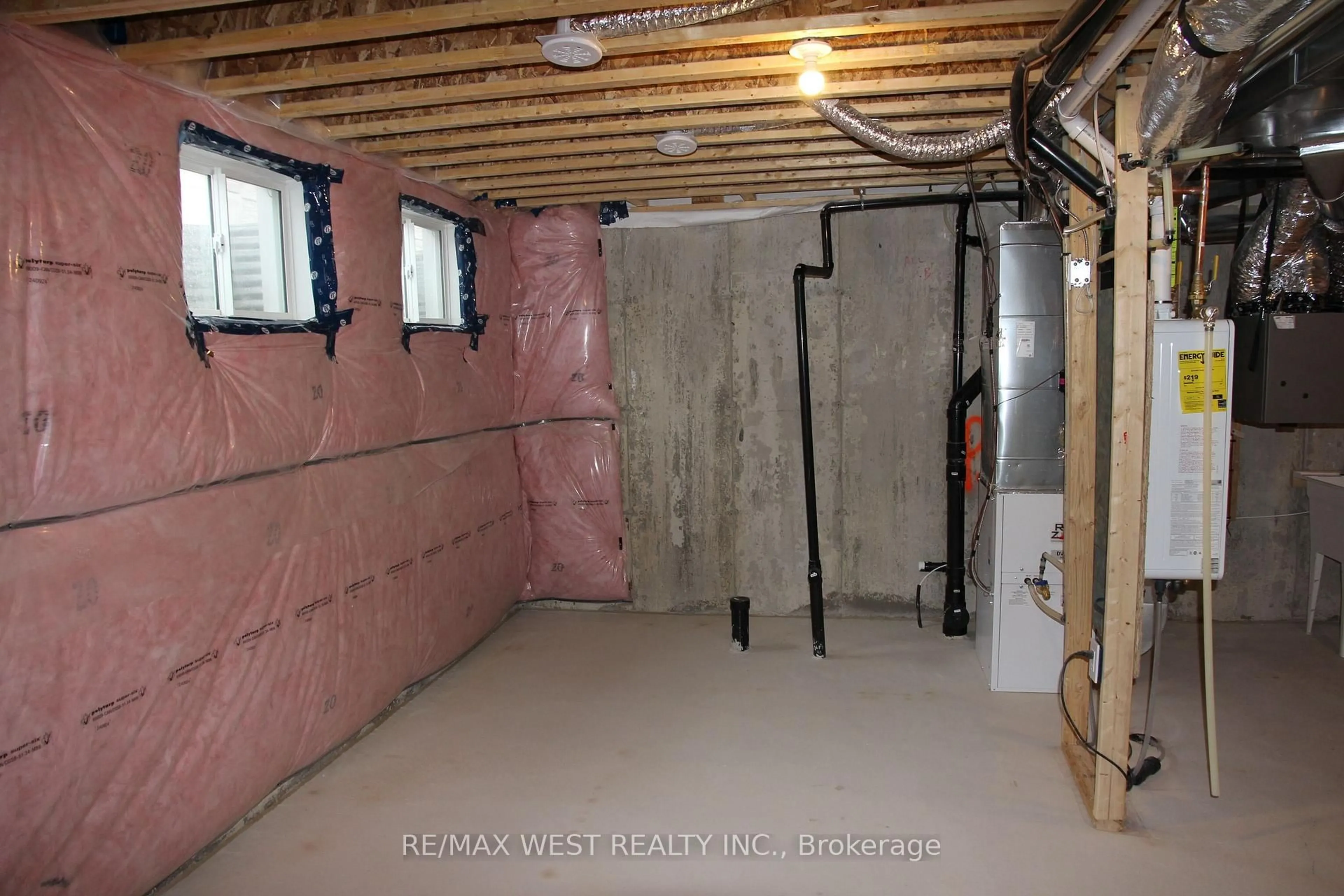 A pic of a room for 4124 Raybria Way, Mississauga Ontario L5M 2S8