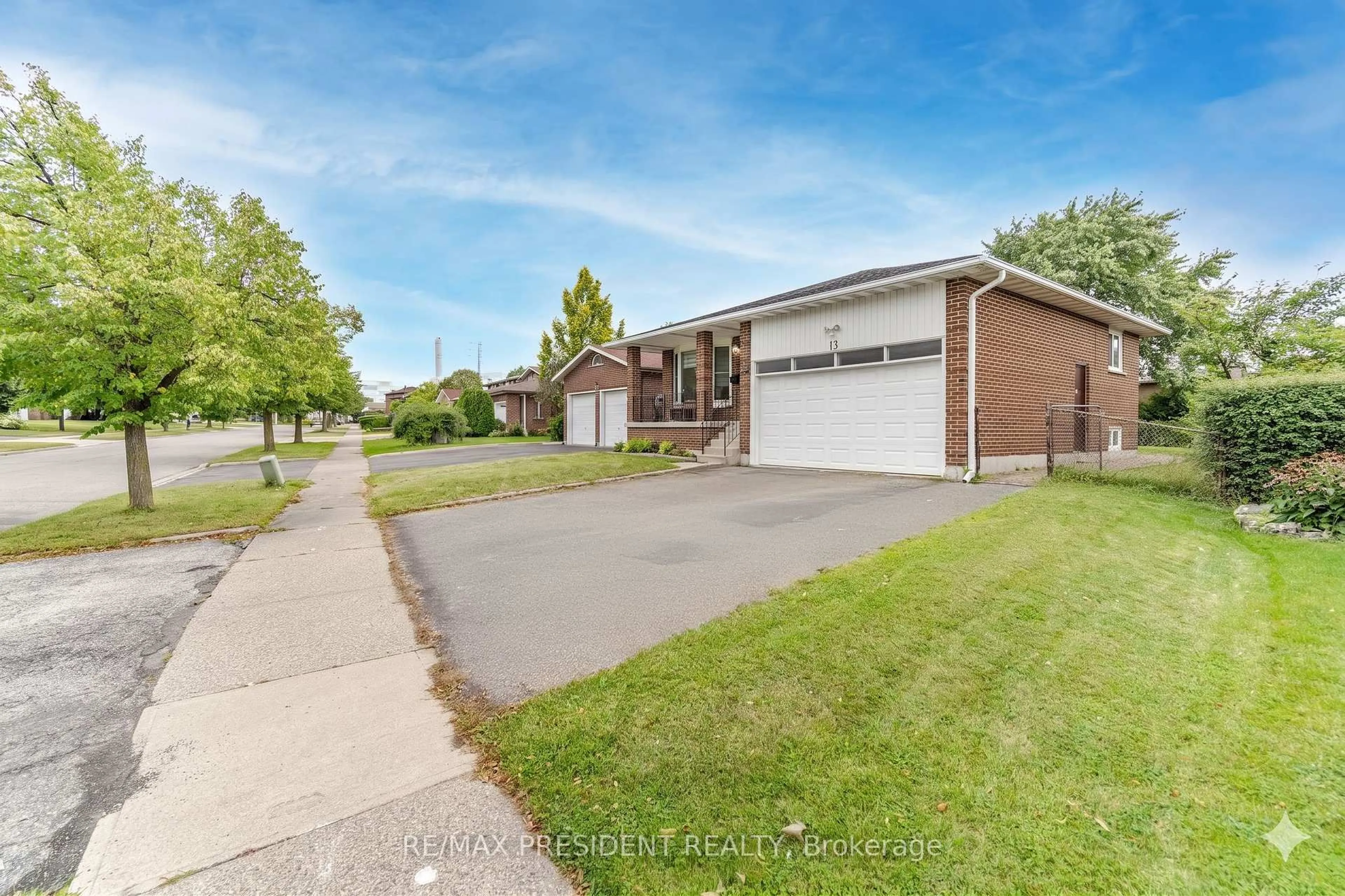 A pic from outside/outdoor area/front of a property/back of a property/a pic from drone, street for 13 Tarquini Cres, Caledon Ontario L7E 2V8