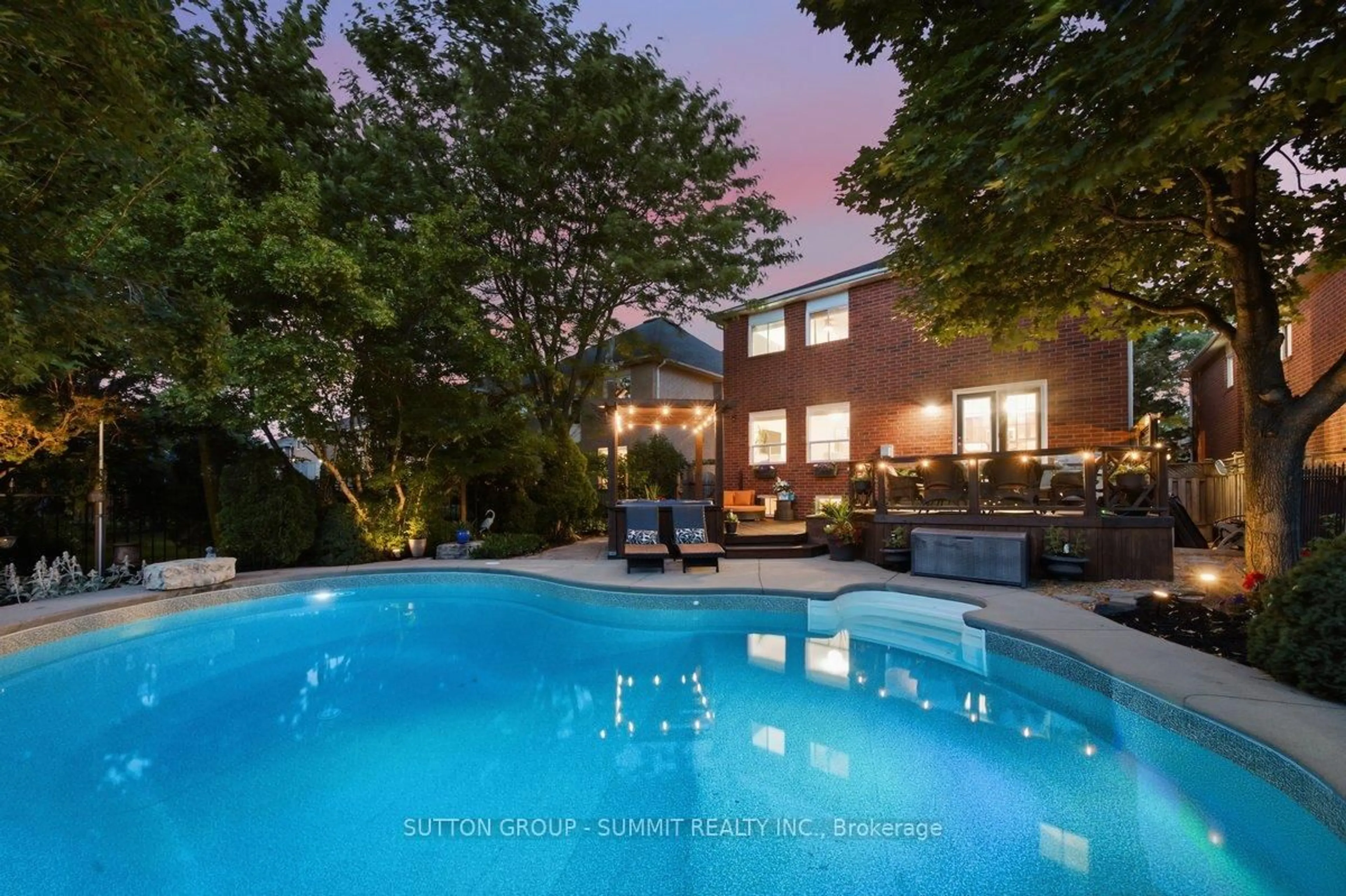Pool for 3967 Beacham St, Mississauga Ontario L5N 6S9
